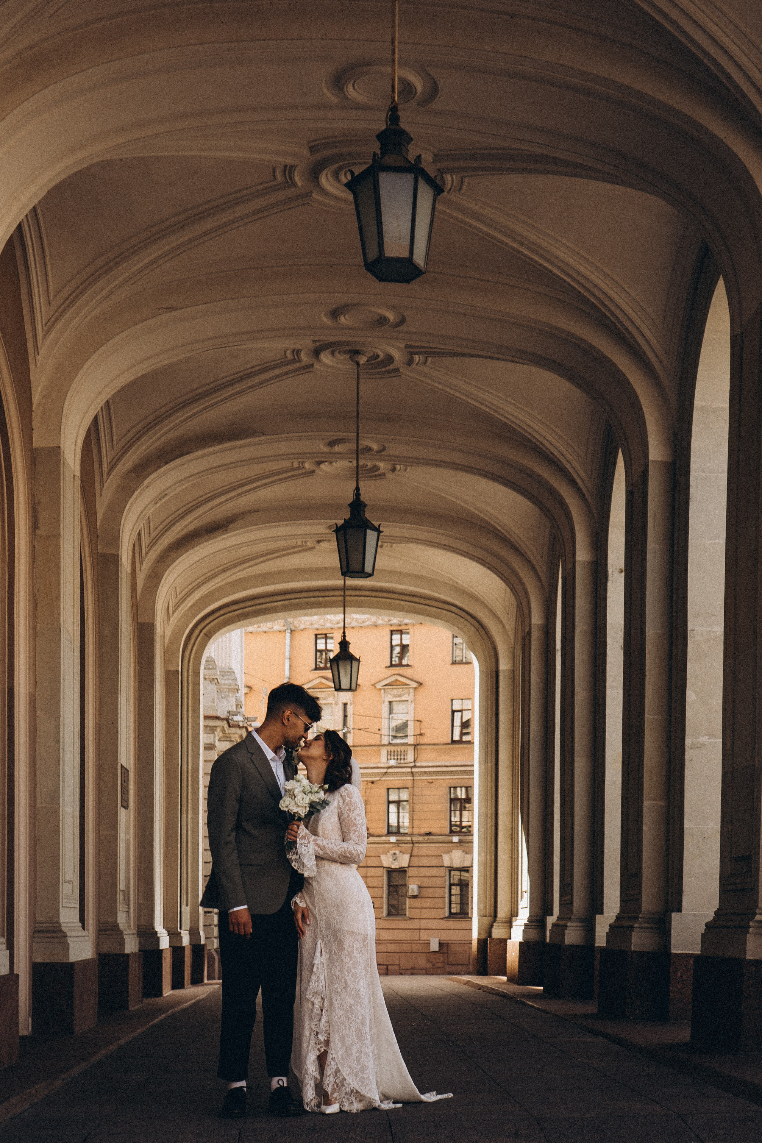 СВАДЕБНАЯ ПРОГУЛКА ВОЗЕ ИСАИКЕВСКОГО СОБОРА АСТОРИИ И ЗАКОНОДАЛЕТНОГО СОБРАНИЯ. Профессиональный фотограф, Санкт-Петербург — Виктория Богомолова