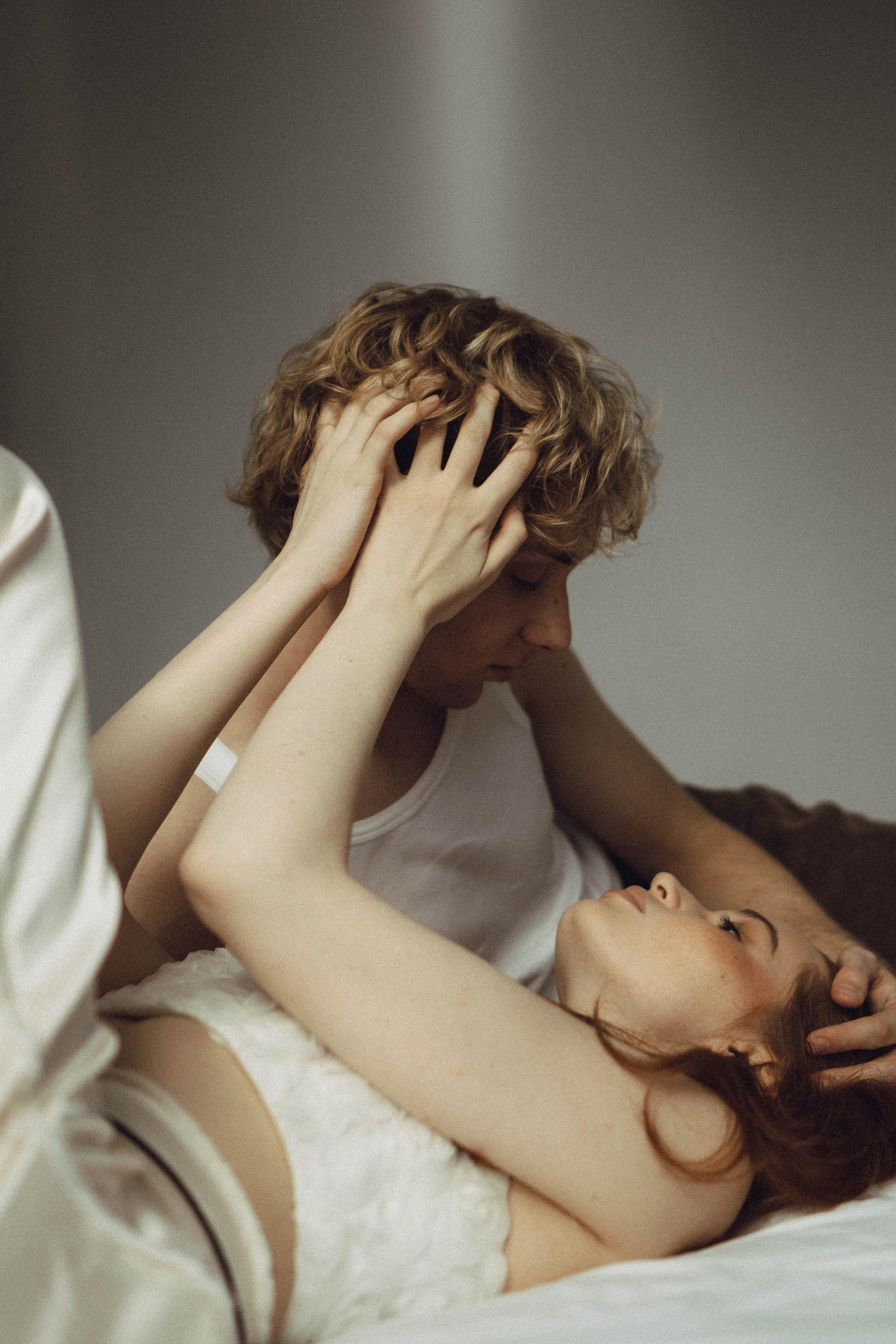 СВАДЕБНАЯ СЬЕМКА В ОТЕЛЕ. СБОРЫ ЖЕНИХА И НЕВЕСТЫ И ТАКЖЕ ТОР И ПОДГОТОВКА К ПРОГУЛКЕ. Профессиональный фотограф, Санкт-Петербург — Виктория Богомолова