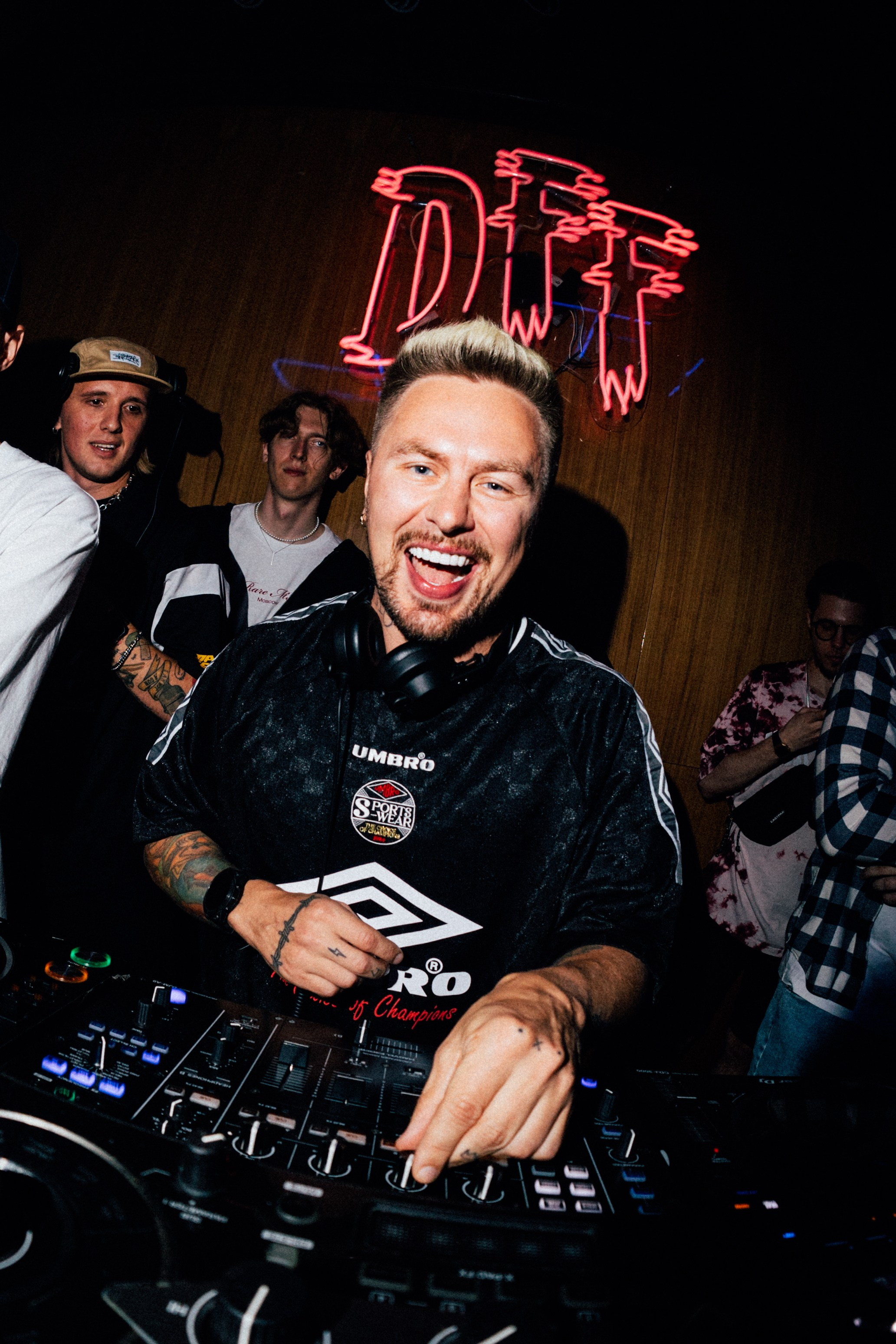 UPPERCUTS AT DFF. СПАСИБО, ДАНИЛ