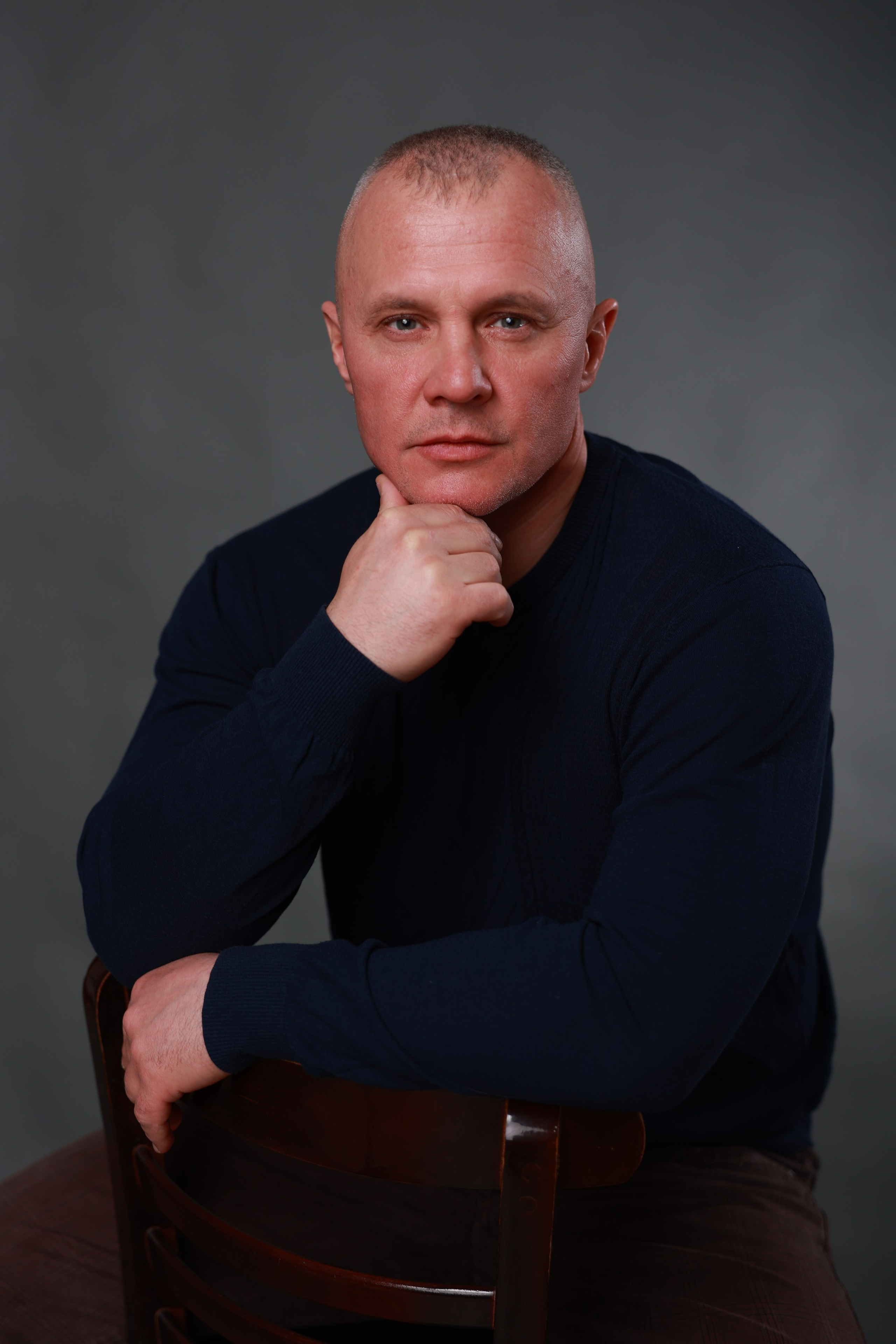 Студийная съёмка. Денис Волк актёр / модель