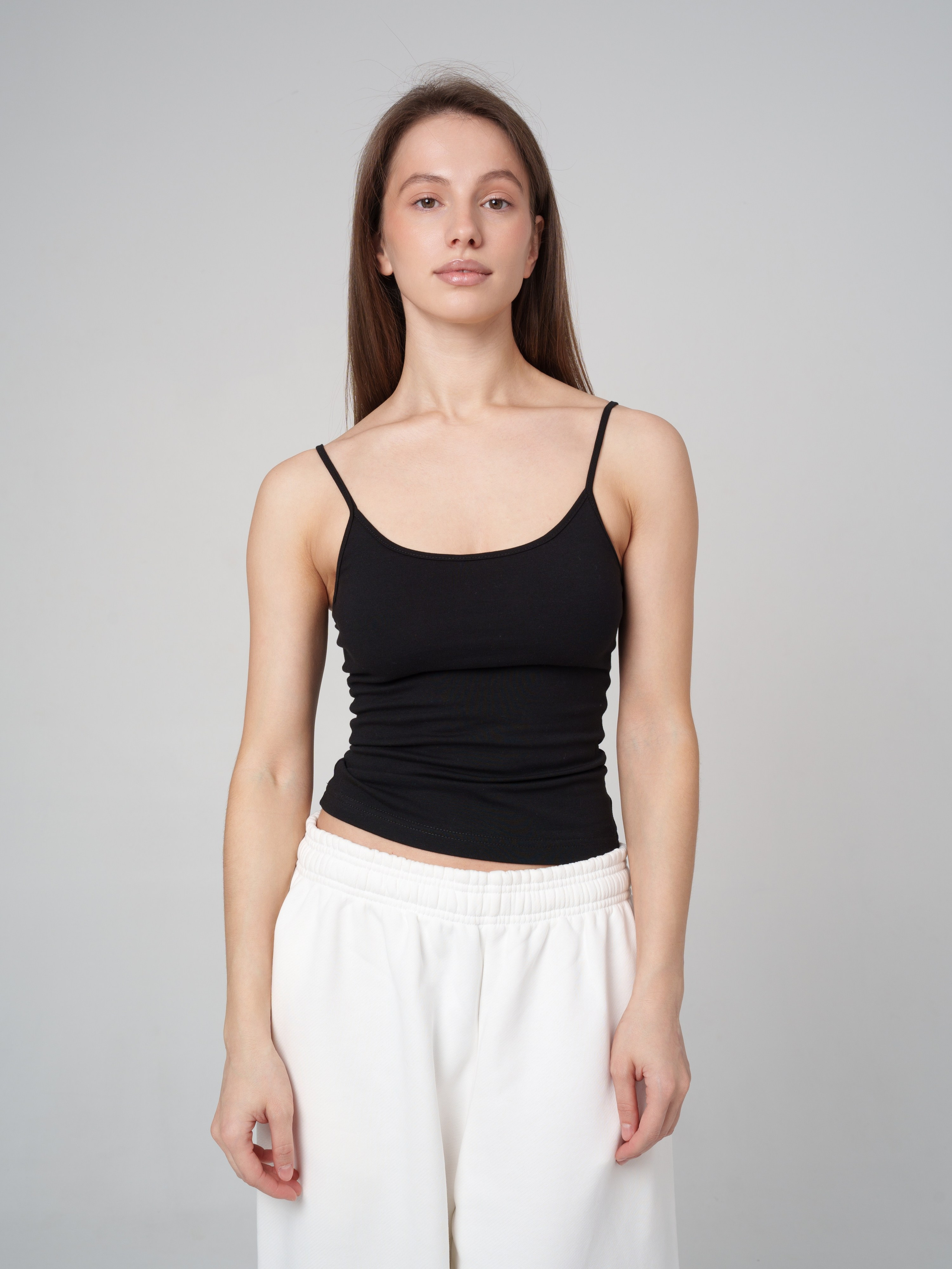 Топы на сером фоне. Иван Упоров — фотограф, рилсмейкер чебоксары