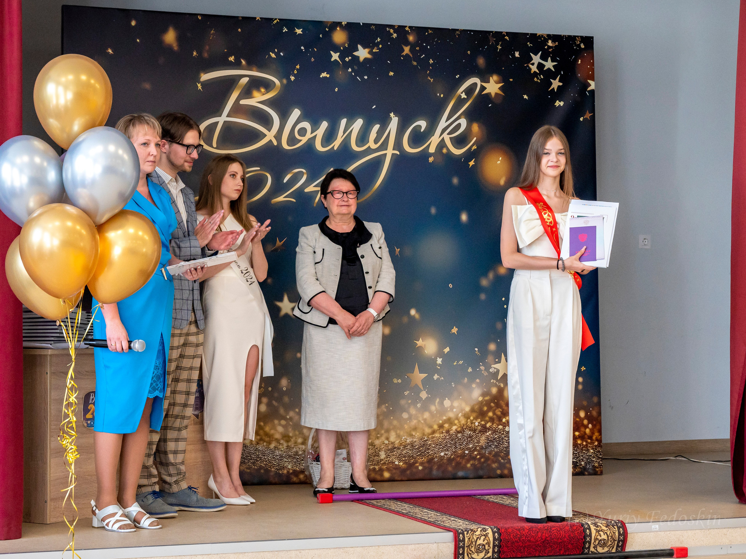 Репортаж о выпускном 9 классов в школе № 7 города Королёва, 26.06.24г. Профессиональный фотограф интерьеров в Москве Юрий Федоскин