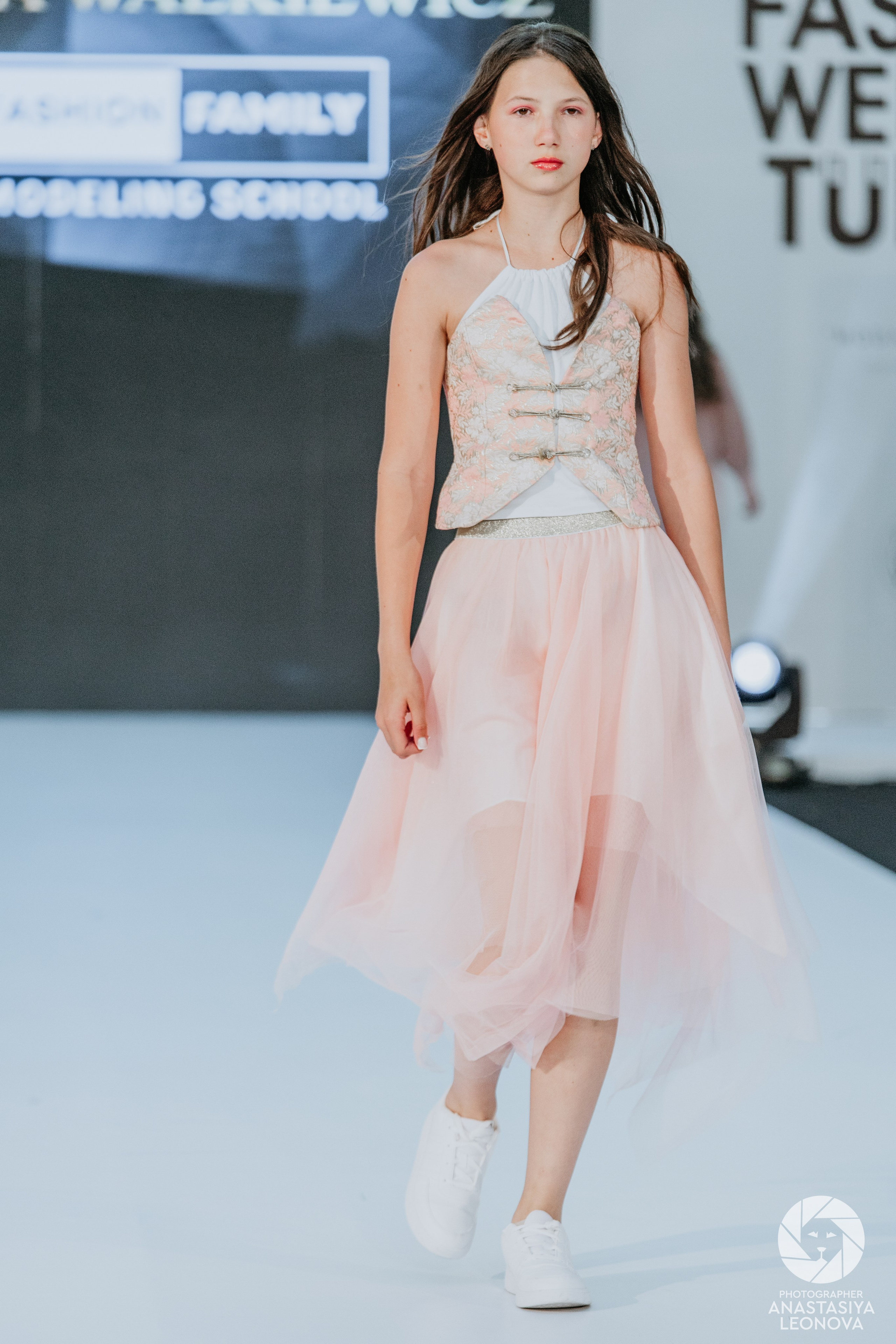 Fashion Week Türkiye [spring, 2025]. Anastasia Leonowa