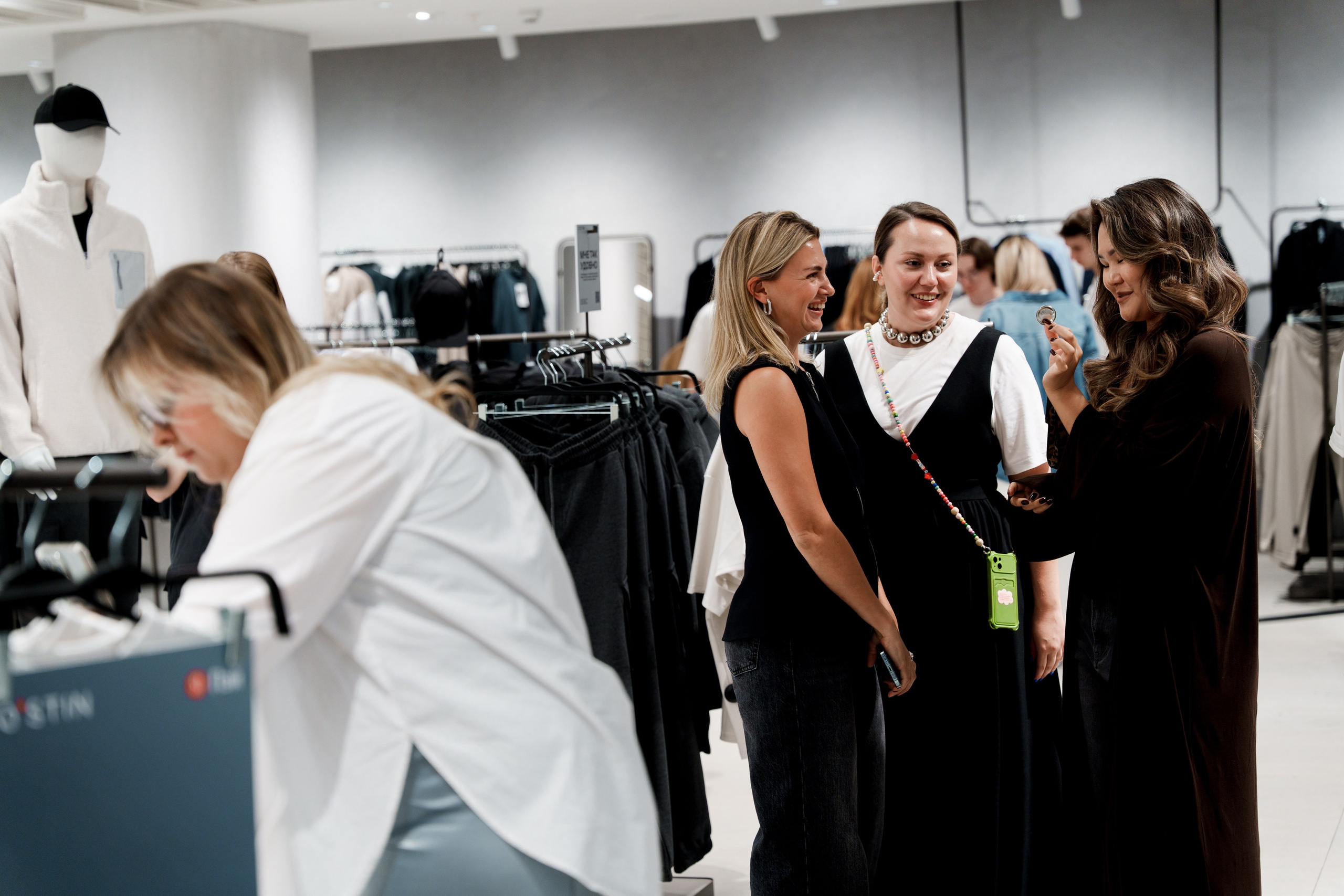 Yandex Pay & OSTIN. Фотограф в Москве и России