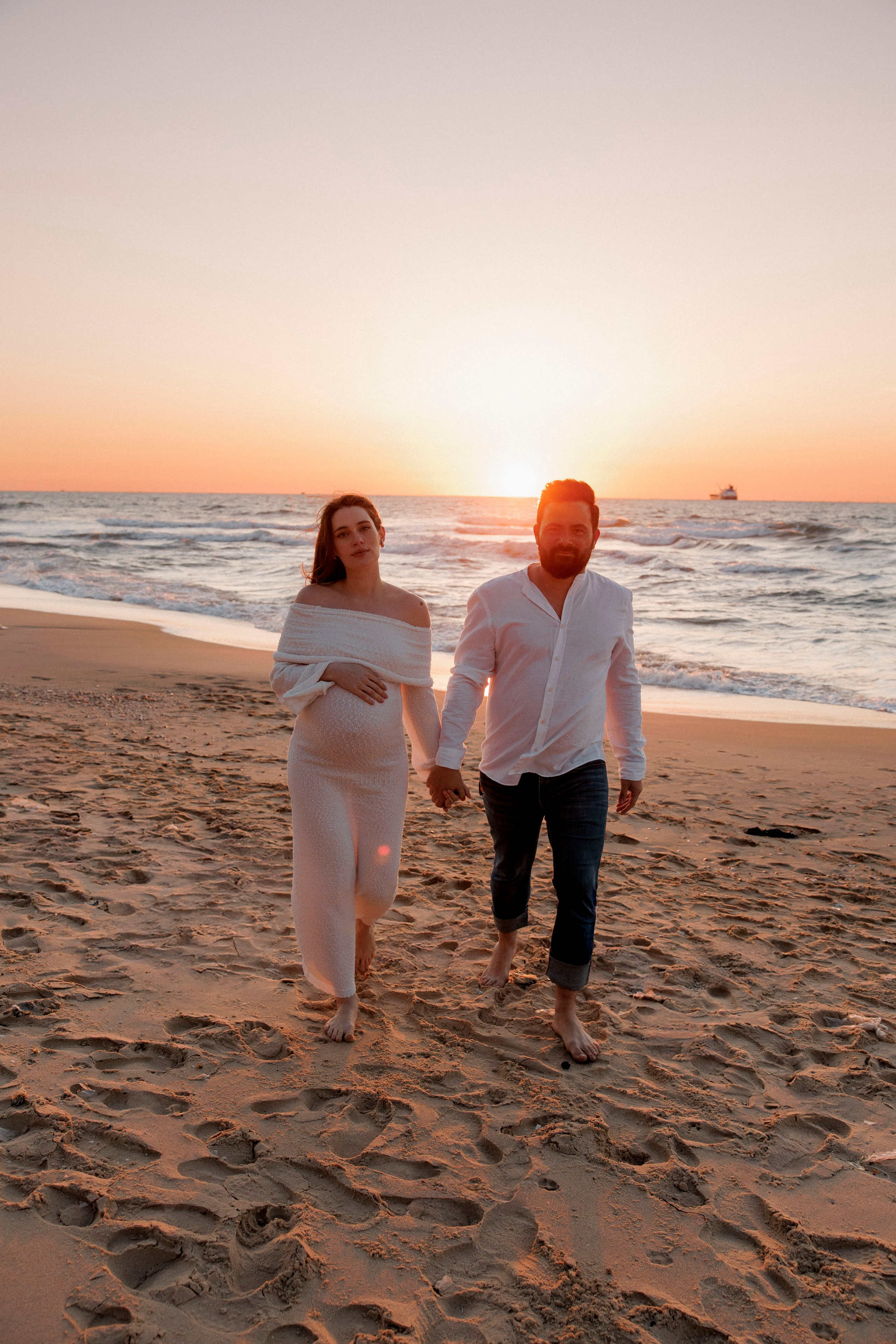 Pregnancy photoshoot (home/park/beach). Главная