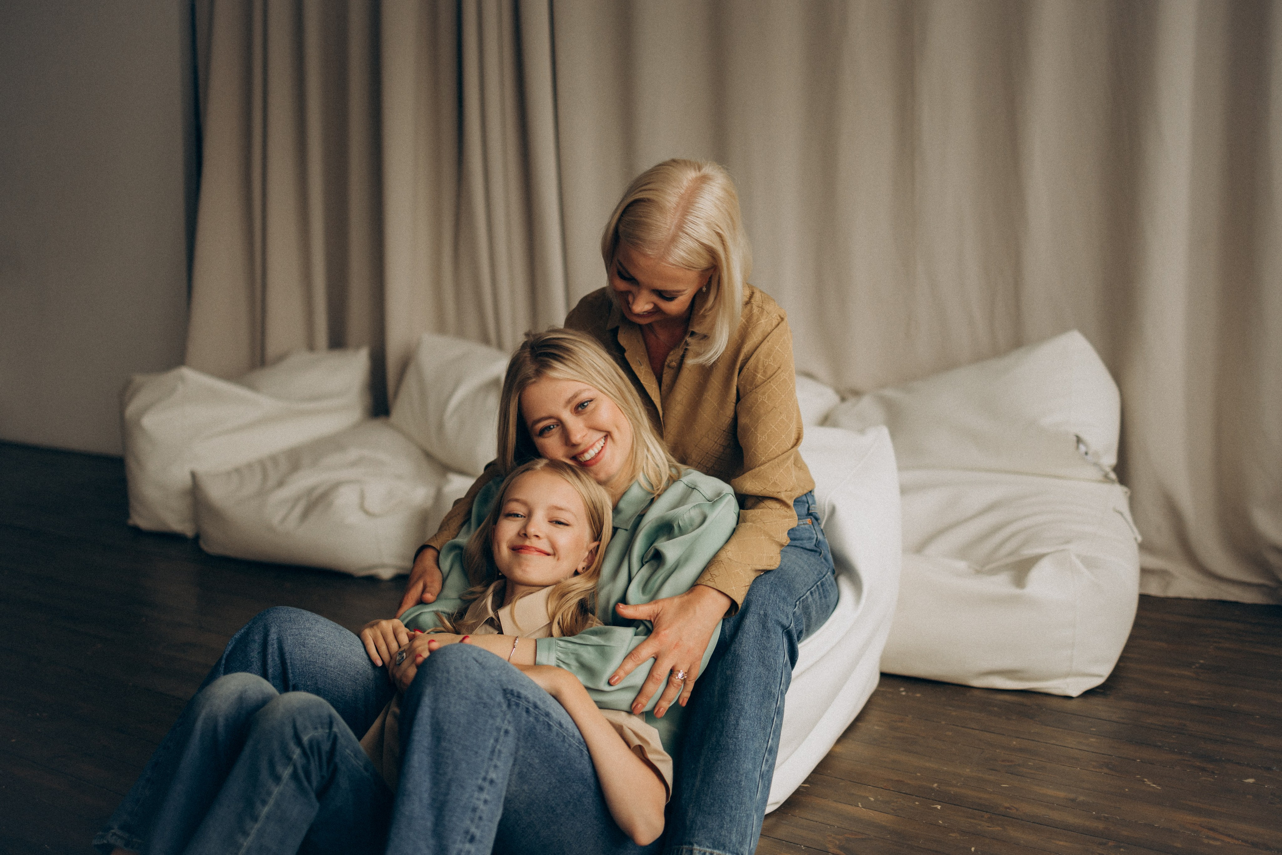 Семейная фотосессия Москва, семейный фотограф в Москве, семейная фотосессия, детский фотограф, семейная фотосессия в студии, фотосессия поколения, поколение, фотосессия всей семьи