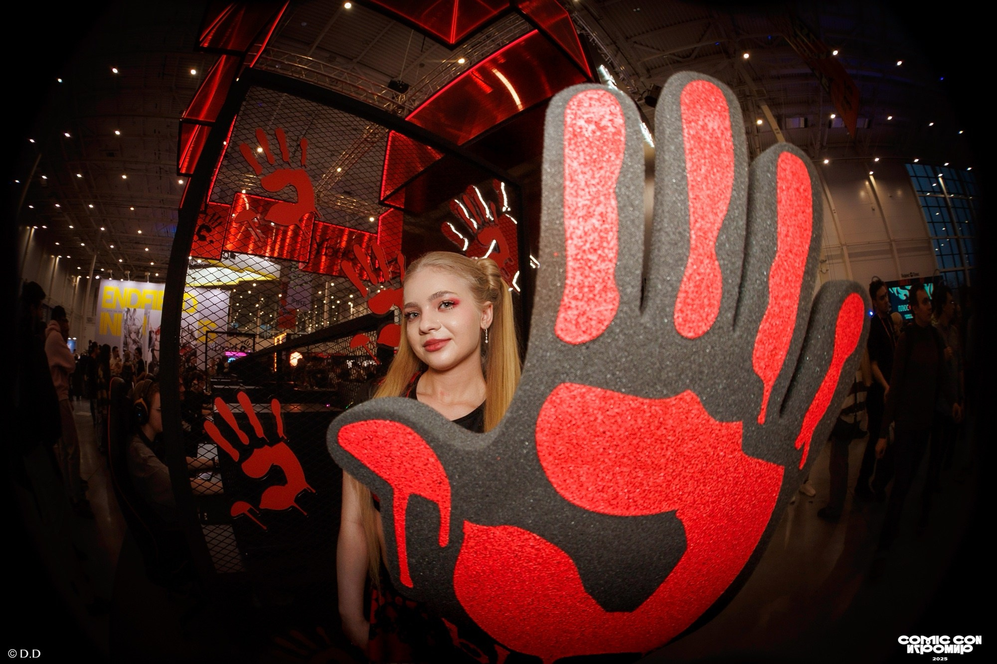 Comic Con Игромир 2025. Различные мероприятия и просто фотографии людей