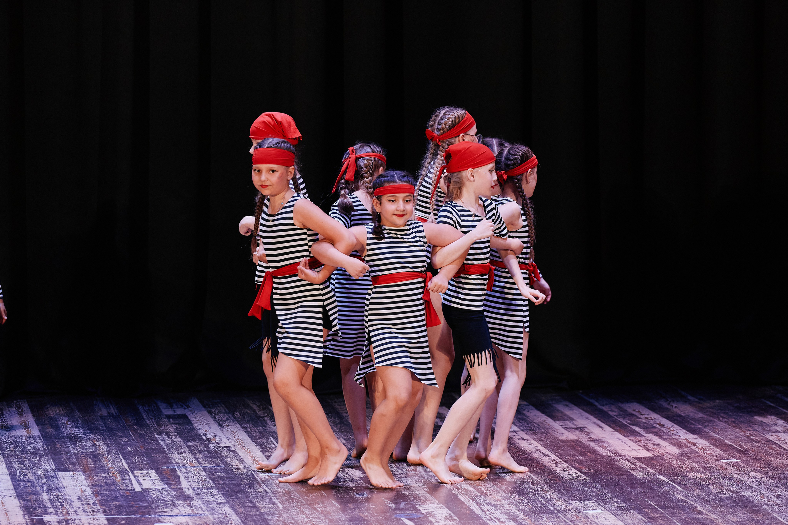 Концерт танцевальной студии Фиеста 08.06. Свадебный репортажный фотограф краснодар максим дремов дрёмов фотосессия студия цена