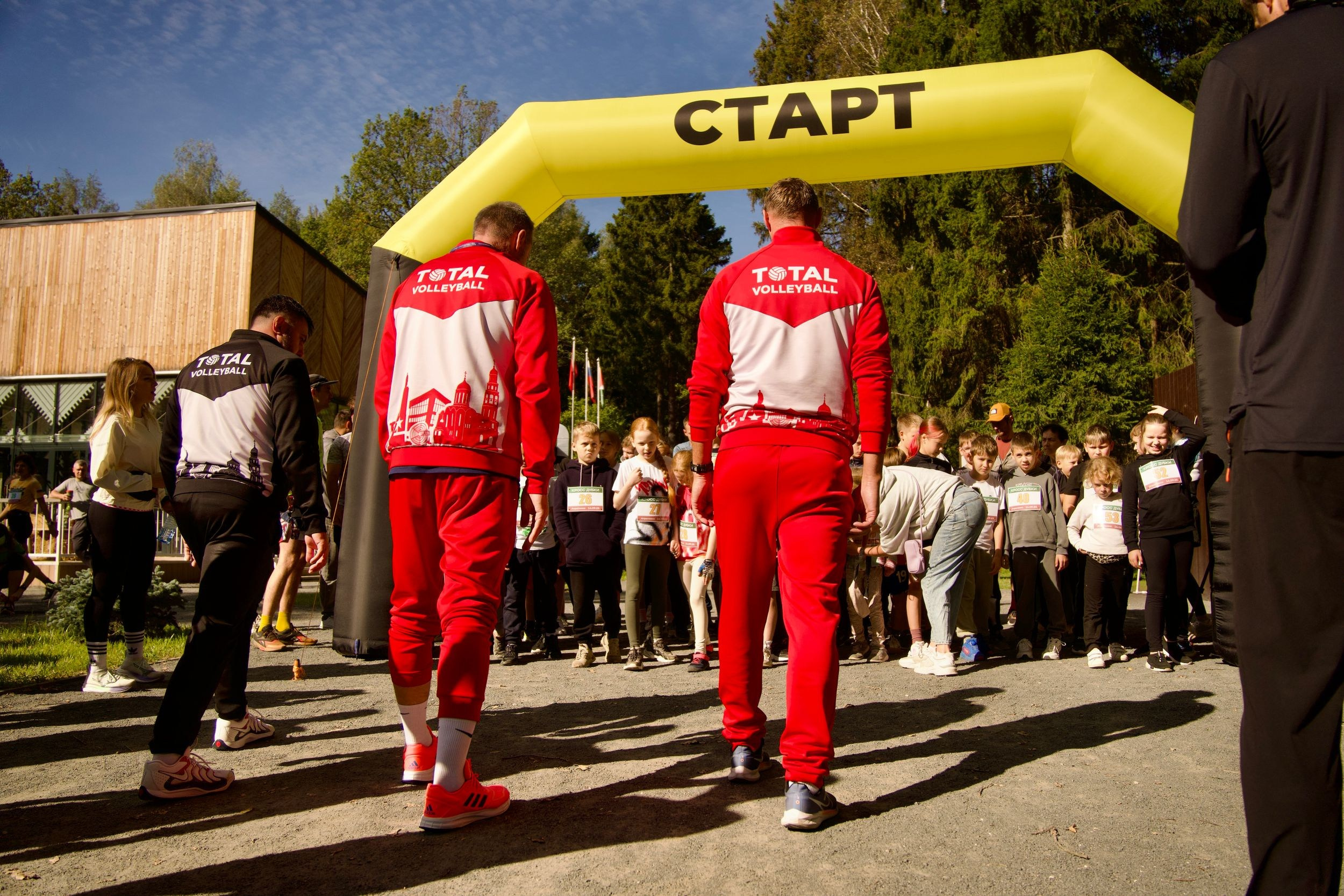 Забег в парке «Дубки». Кафе «БЕЛКА НАШЕПТАЛА». Ну оооочень концептуальное кафе