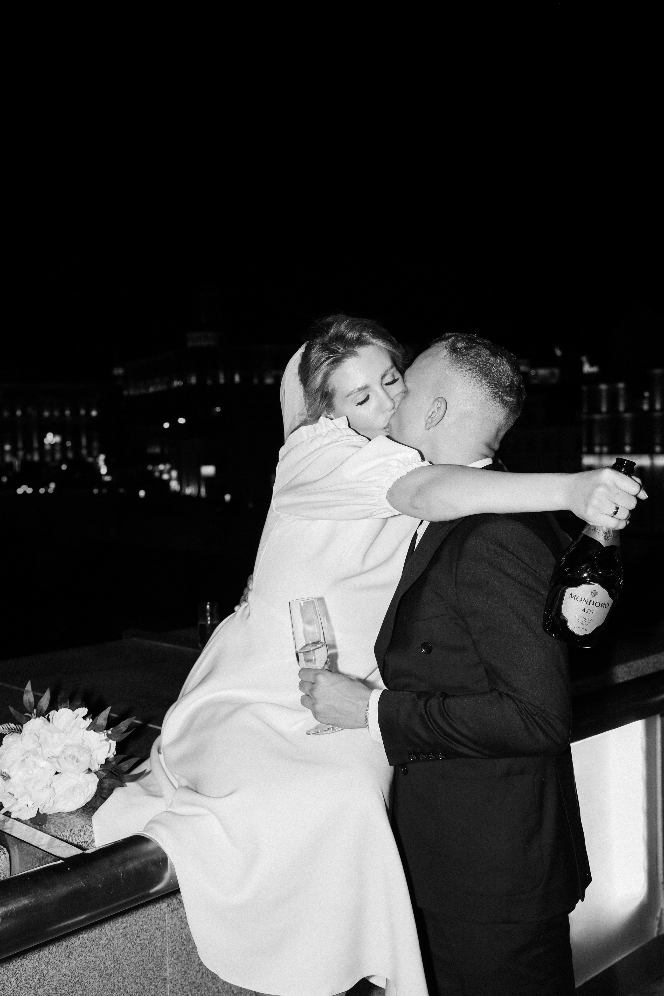 М. + Л.  Роспись в МФЦ, прогулка по ночной Москве. Семейный и lovestory фотограф в Москве Светлана Коняхина