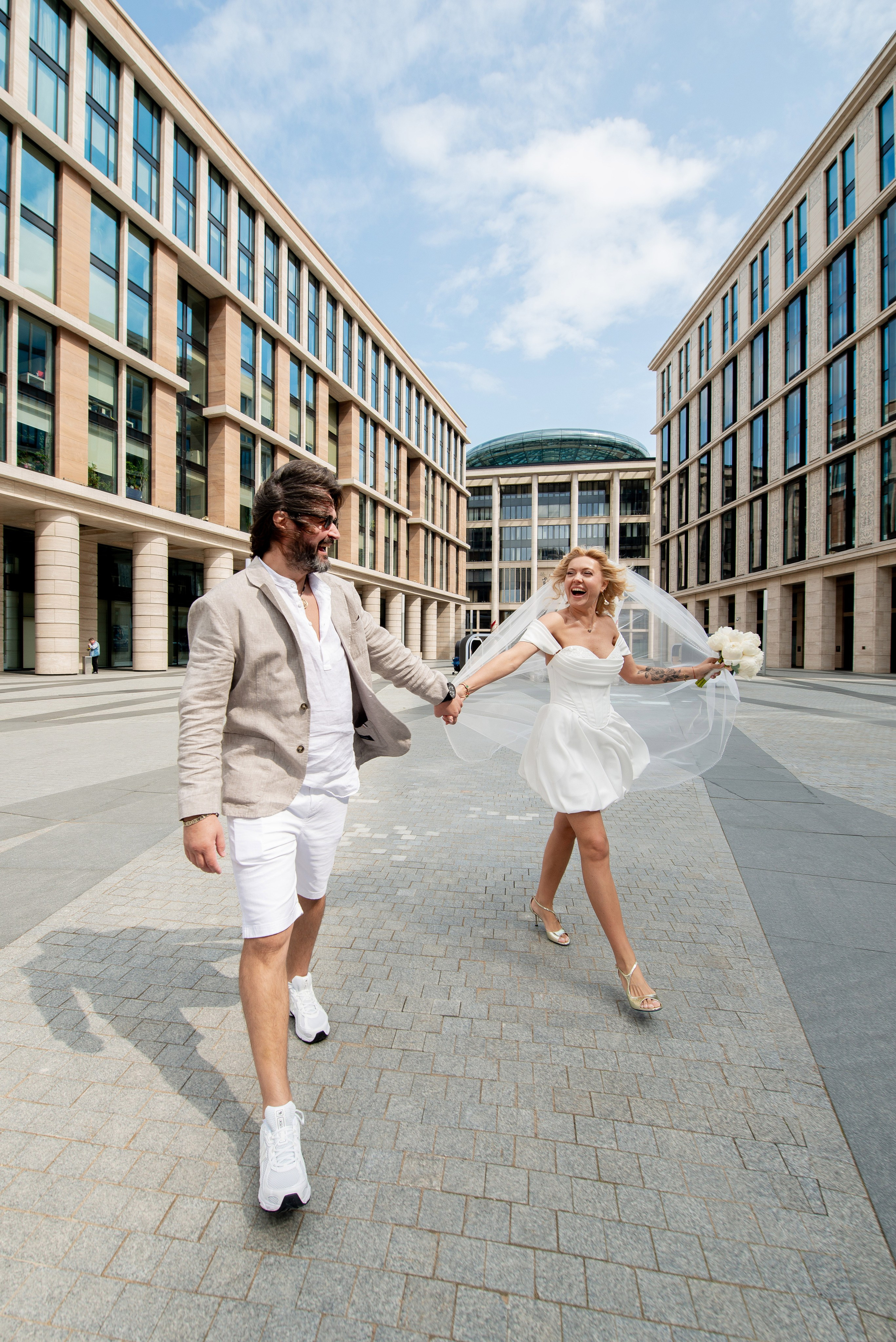 Юлия и Павел (сборы невесты, Невская ратуша, красный Buick, прогулка по рекам на катере). Портретный, семейный и свадебный фотограф в Санкт-Петербурге и в Пушкине Ширяев Денис