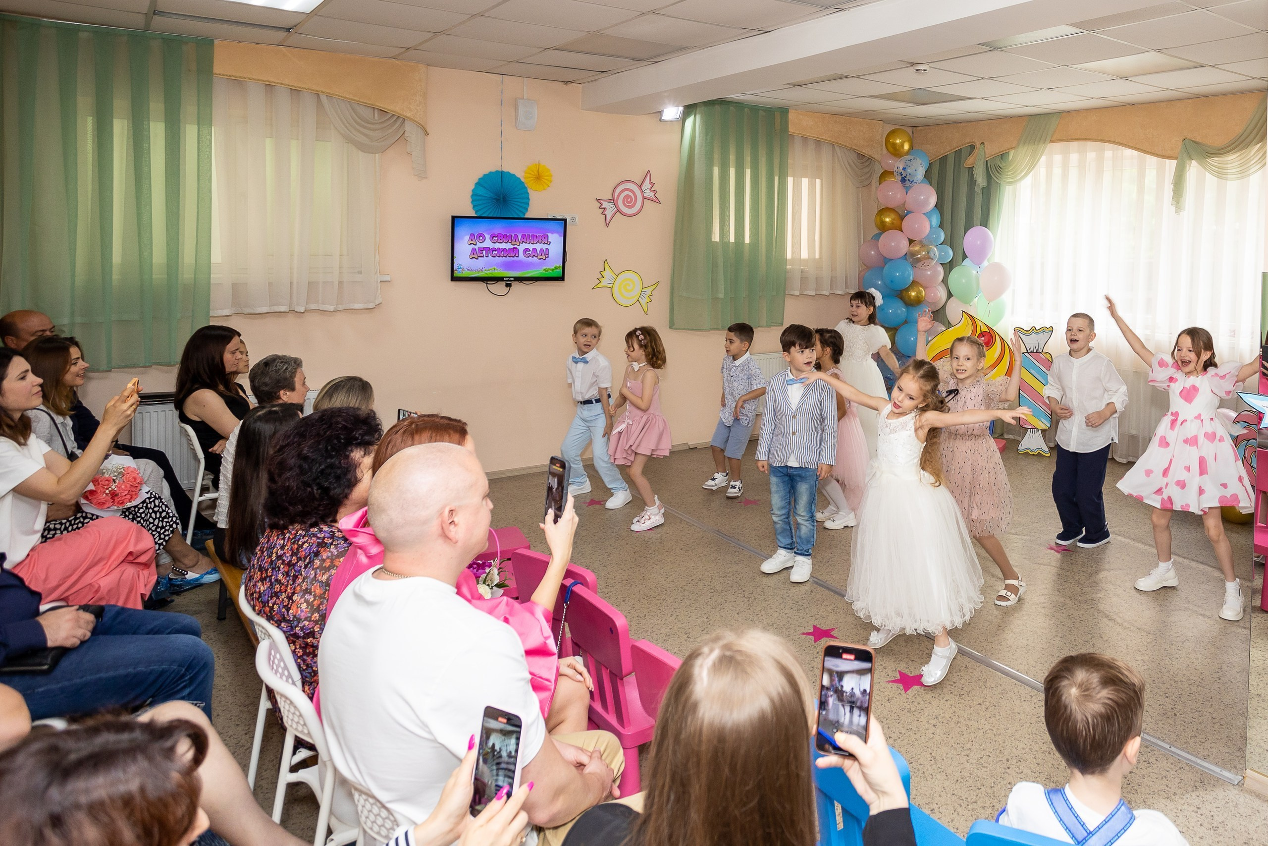 Выпускной Детский сад, 2 часа, 8000. Выпускные альбомы Майкоп, Краснодар Елена Золотарева