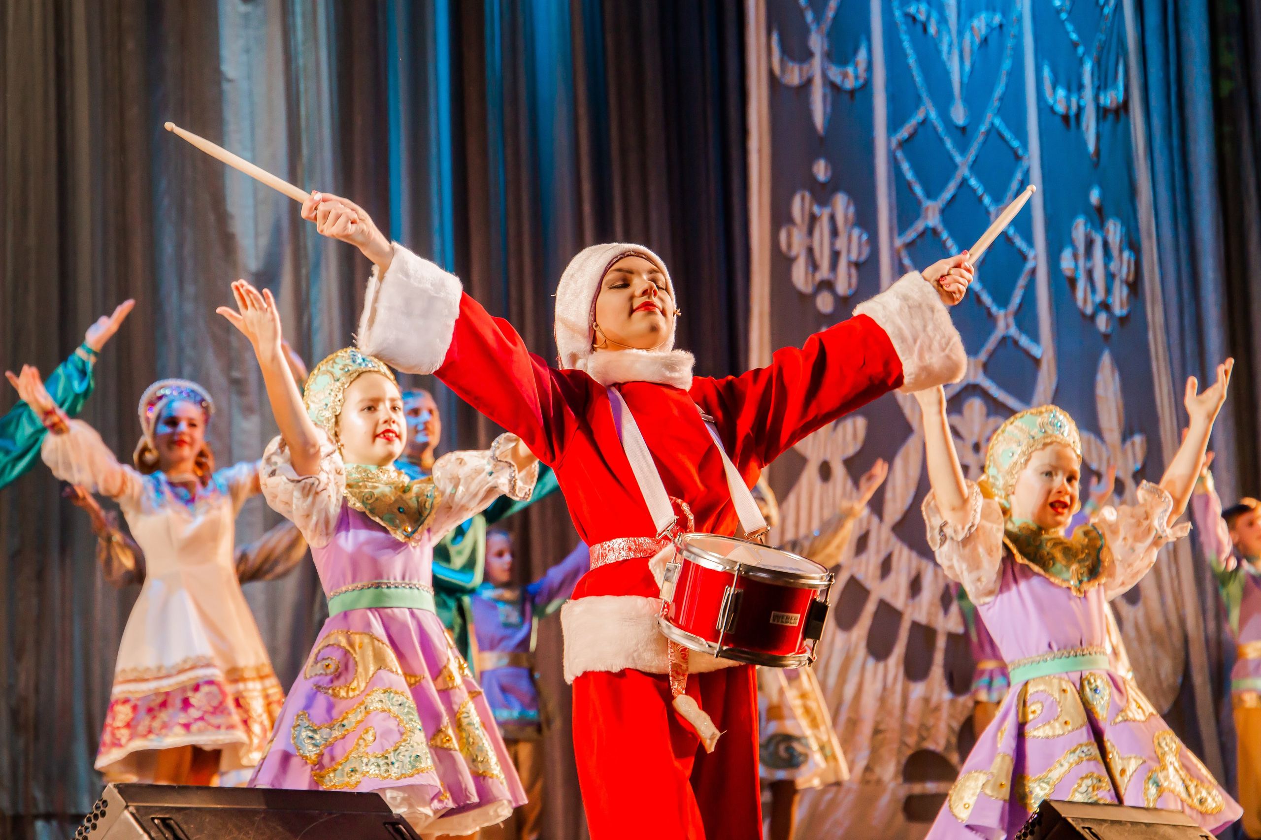 Репортаж — детская елка в БКЗ. Свадебный и семейный фотограф в Санкт-Петербурге Макеева Наталья