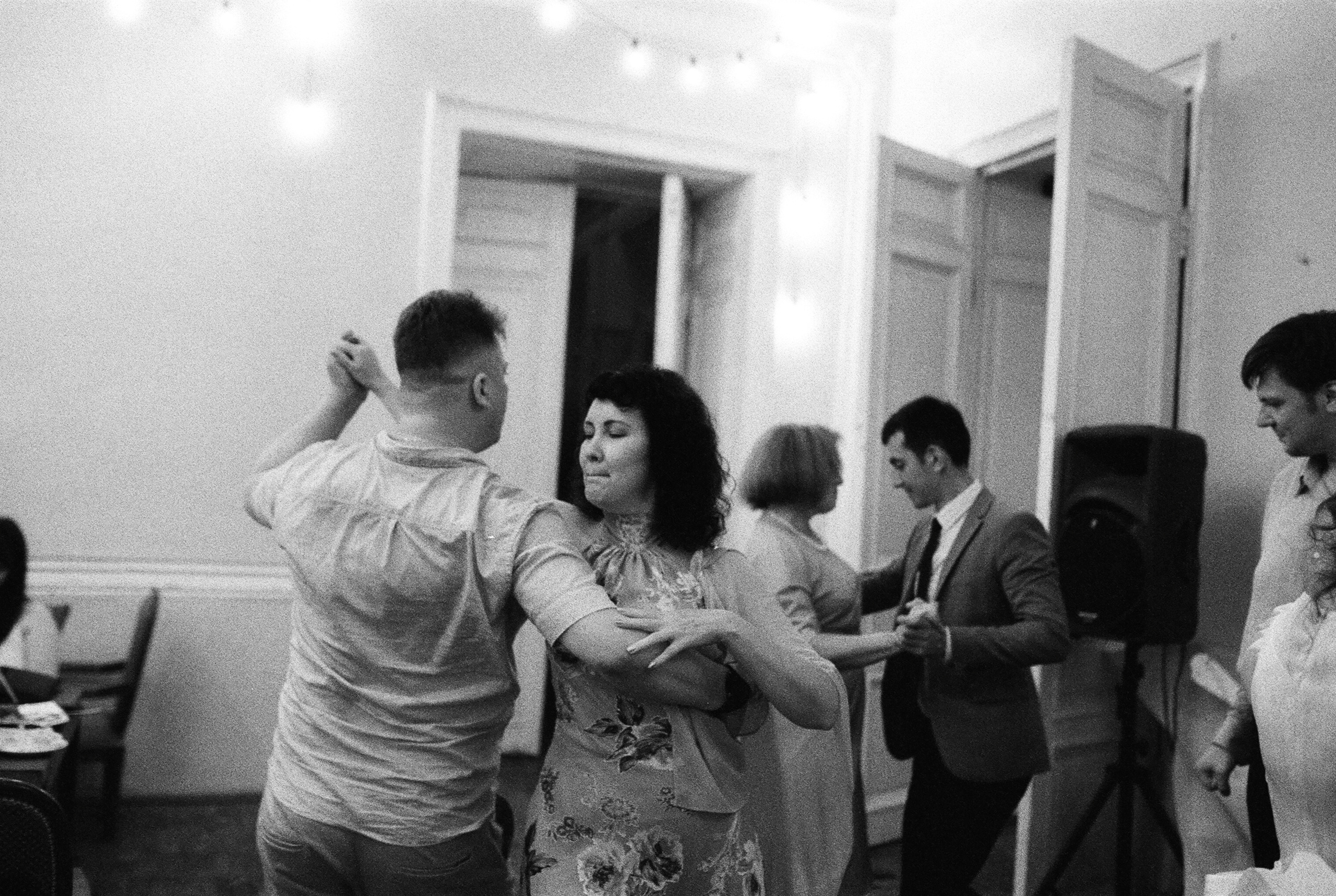 ЕЛЕНА и ИГОРЬ. Свадебный и семейный пленочный фотограф в Петербурге Истомина Ирина