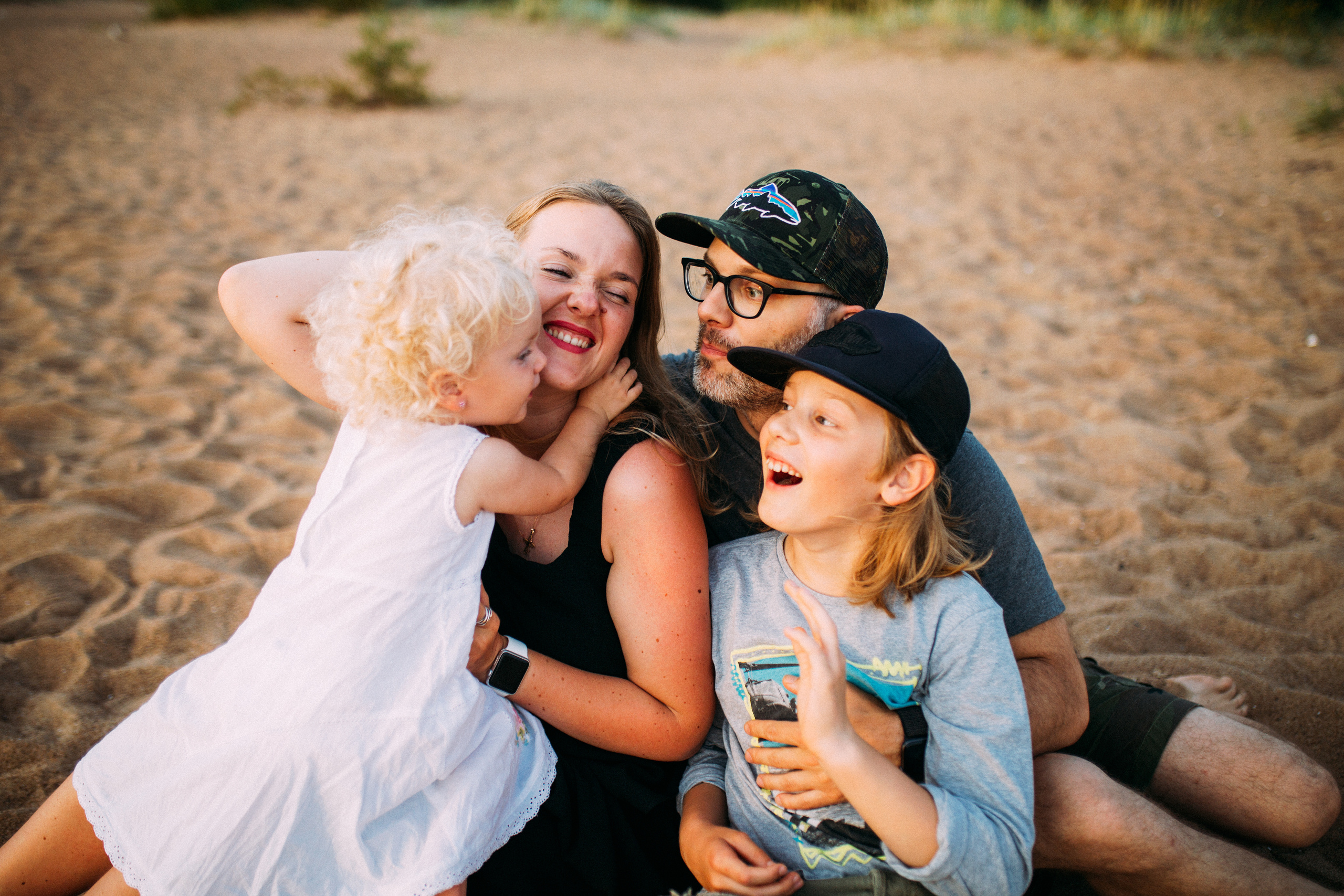 Оля Кирилл Матвей и Марта. Свадебный и семейный пленочный фотограф в Петербурге Истомина Ирина