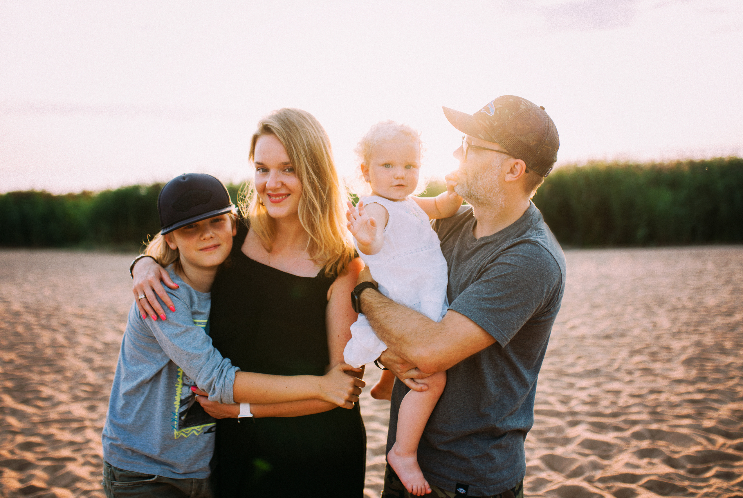 Оля Кирилл Матвей и Марта. Свадебный и семейный пленочный фотограф в Петербурге Истомина Ирина