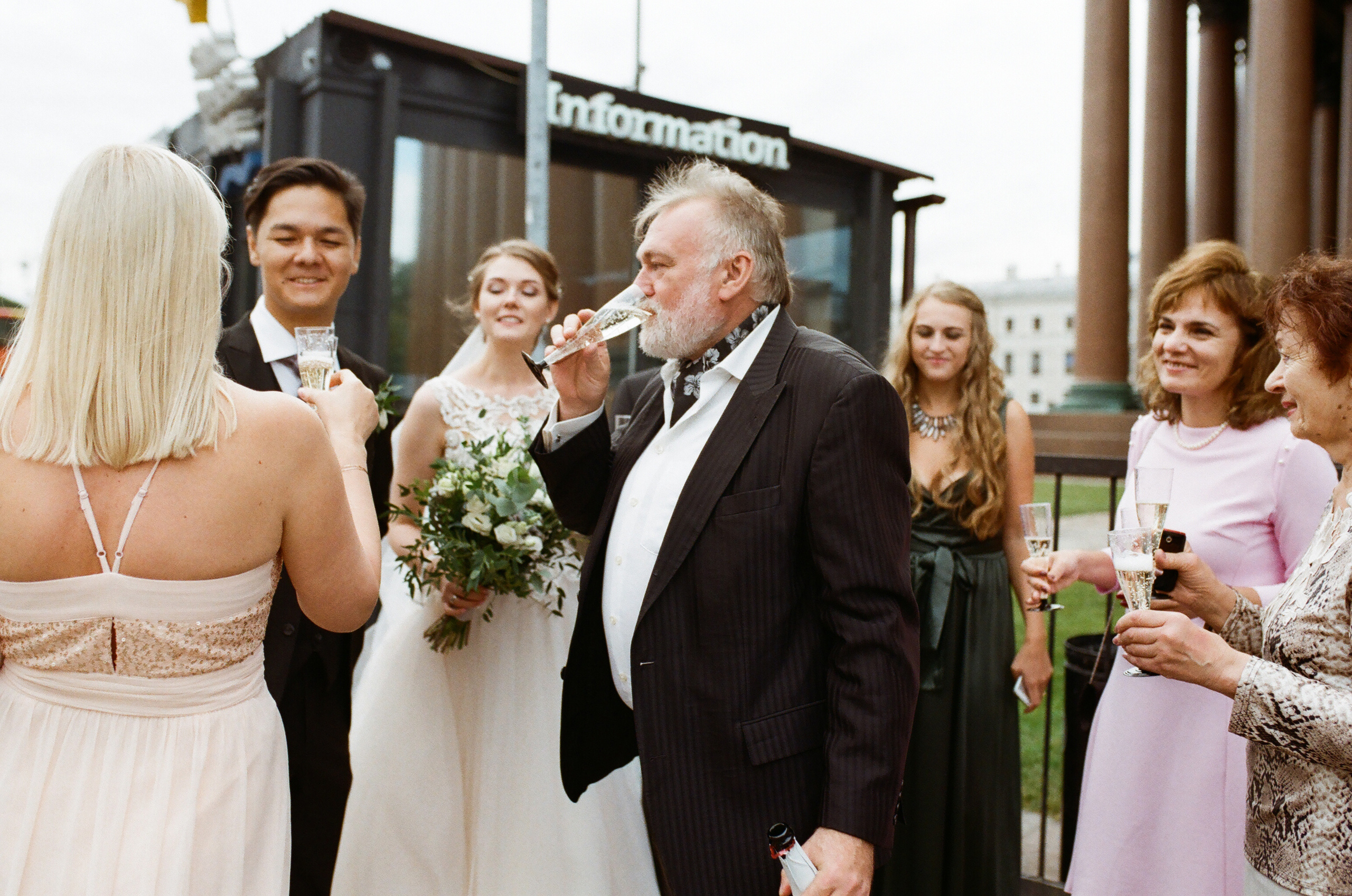 АЛЕКСАНДРА и СЕРГЕЙ. Свадебный и семейный пленочный фотограф в Петербурге Истомина Ирина