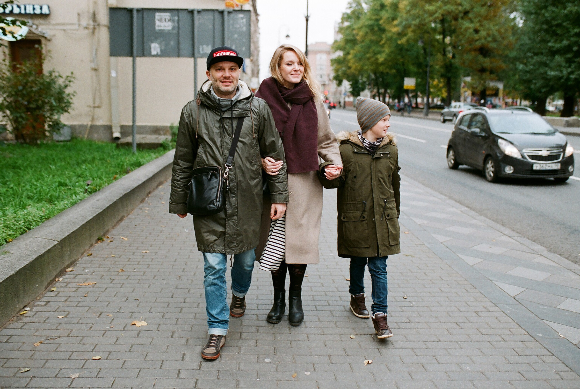 Кирилл Оля и Матвей и Марта. Свадебный и семейный пленочный фотограф в Петербурге Истомина Ирина
