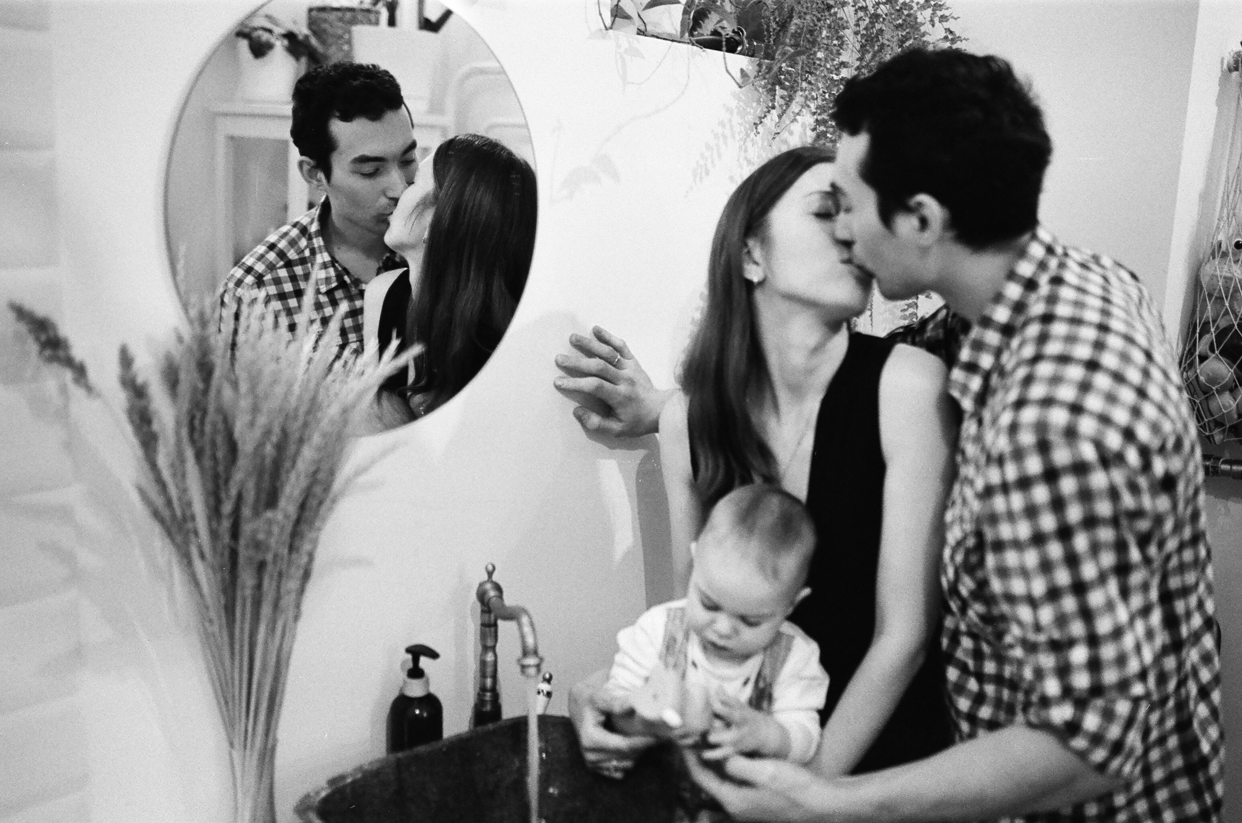 Настя Петя и Ваня. Свадебный и семейный пленочный фотограф в Петербурге Истомина Ирина