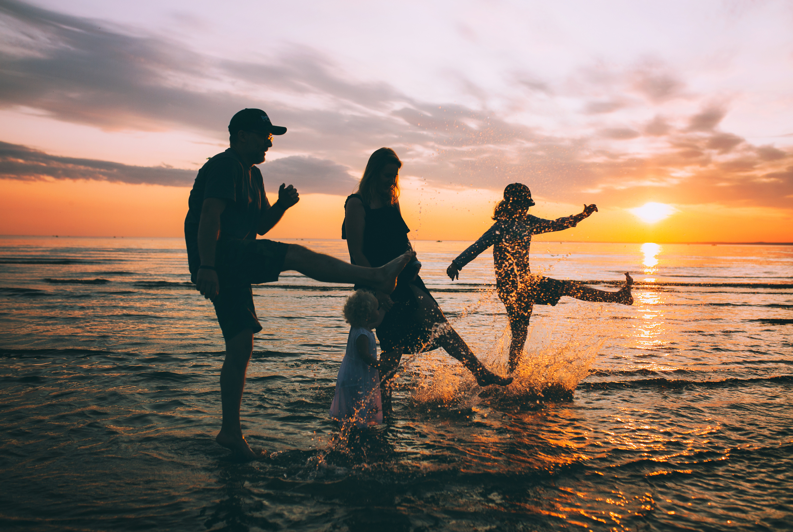 Оля Кирилл Матвей и Марта. Свадебный и семейный пленочный фотограф в Петербурге Истомина Ирина