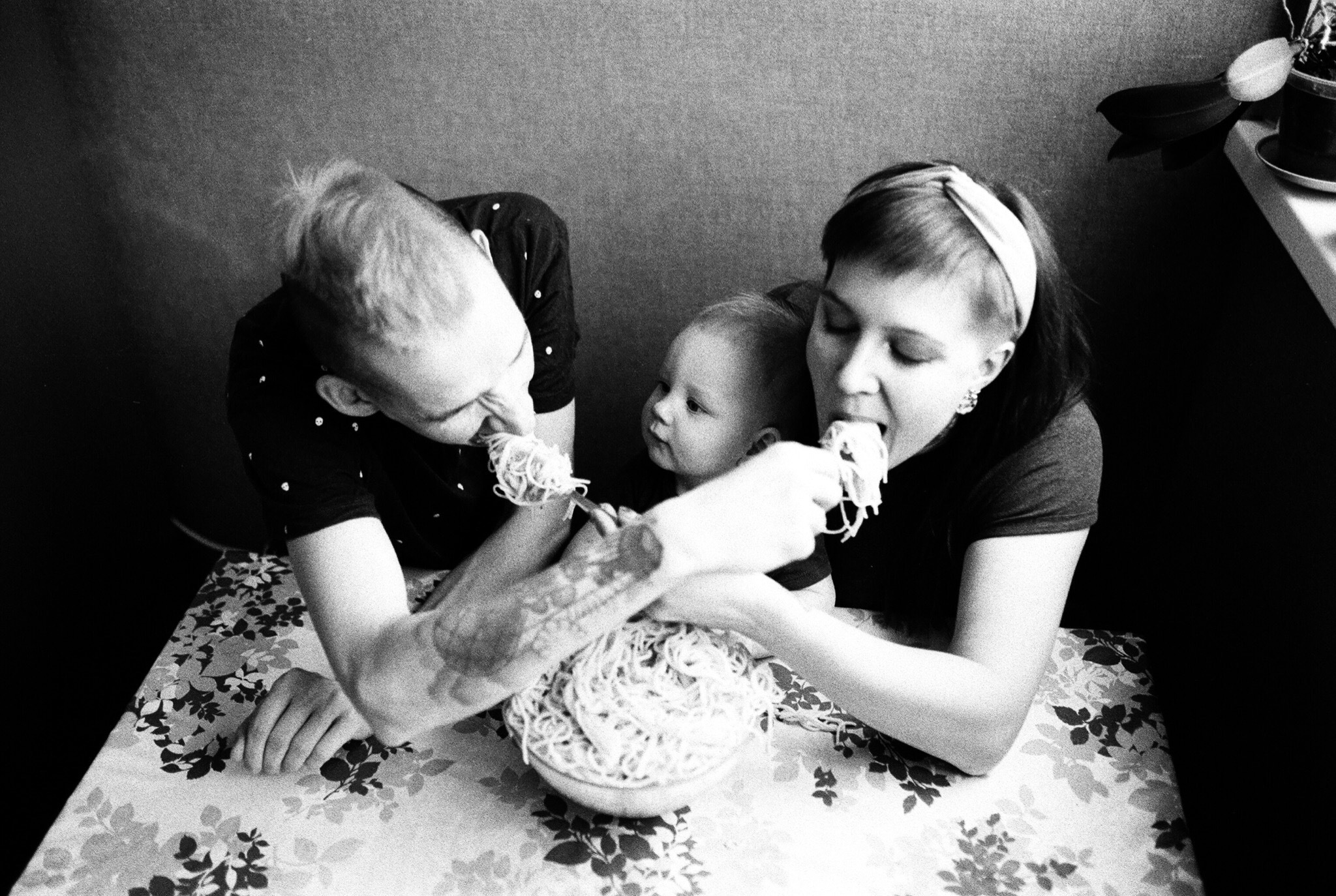 Вера Виталий и Петя. Свадебный и семейный пленочный фотограф в Петербурге Истомина Ирина