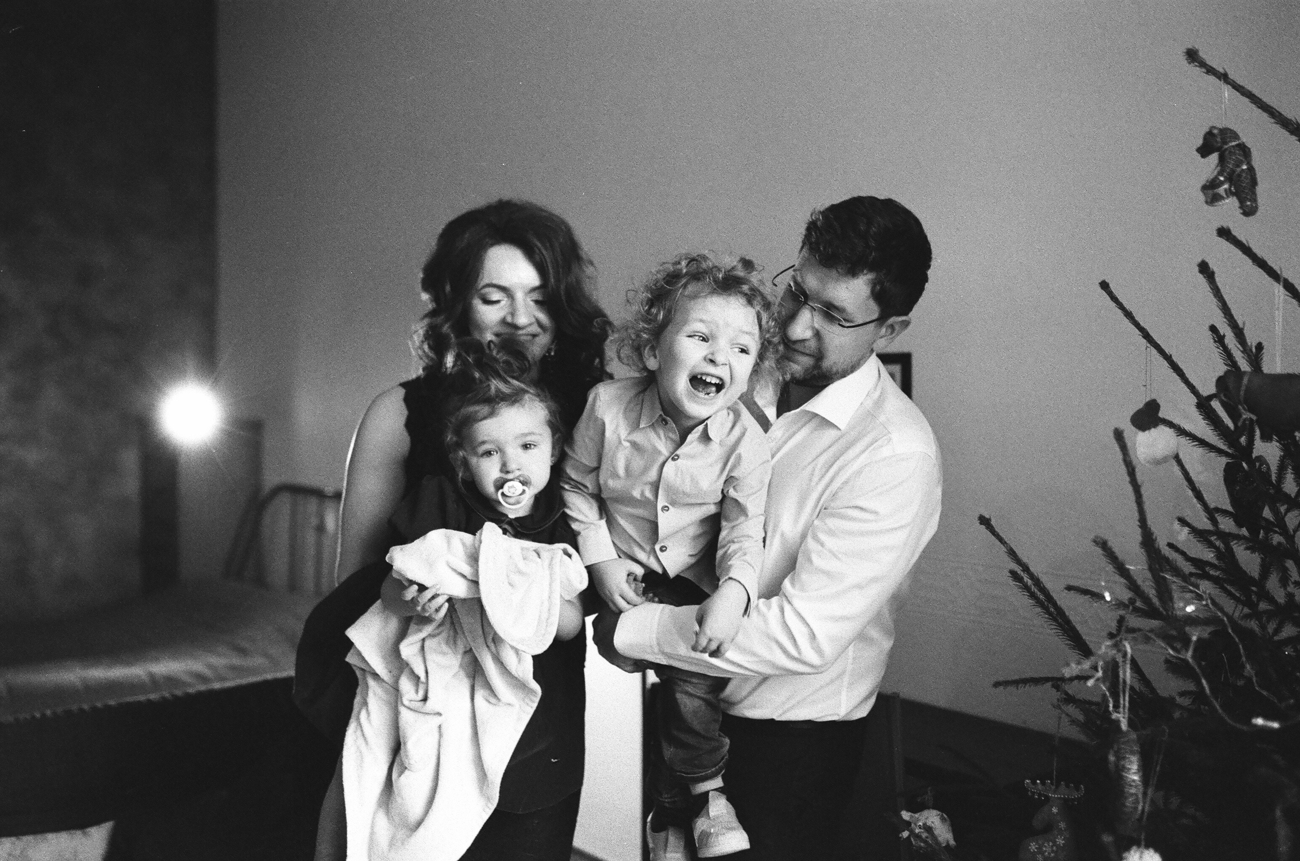 Марта Дима Глеб и Лиза. Свадебный и семейный пленочный фотограф в Петербурге Истомина Ирина