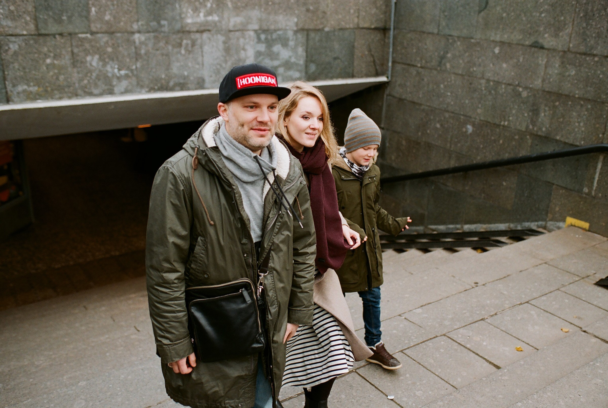 Кирилл Оля и Матвей и Марта. Свадебный и семейный пленочный фотограф в Петербурге Истомина Ирина