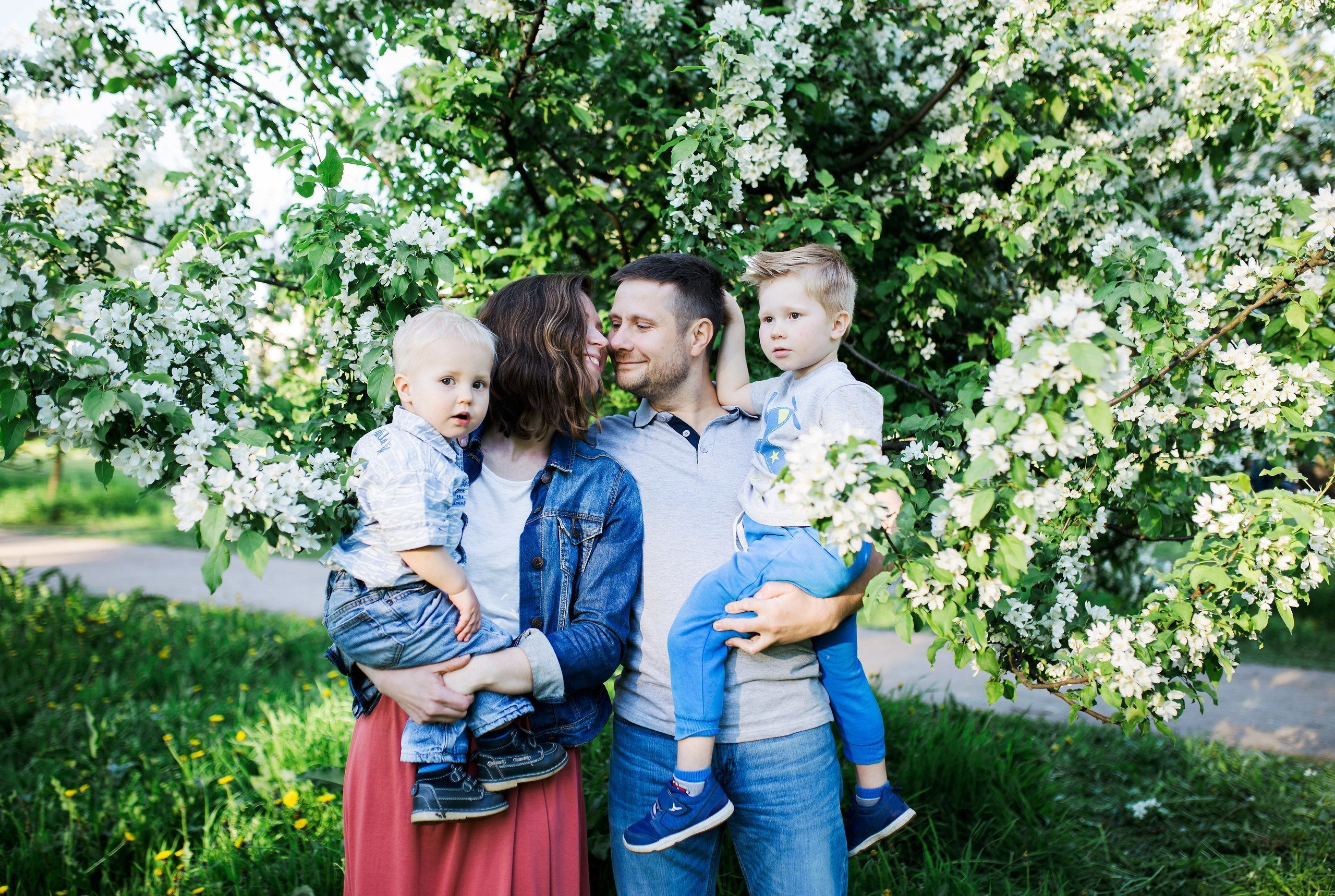 Лида Леша Юра и Рома. Свадебный и семейный пленочный фотограф в Петербурге Истомина Ирина