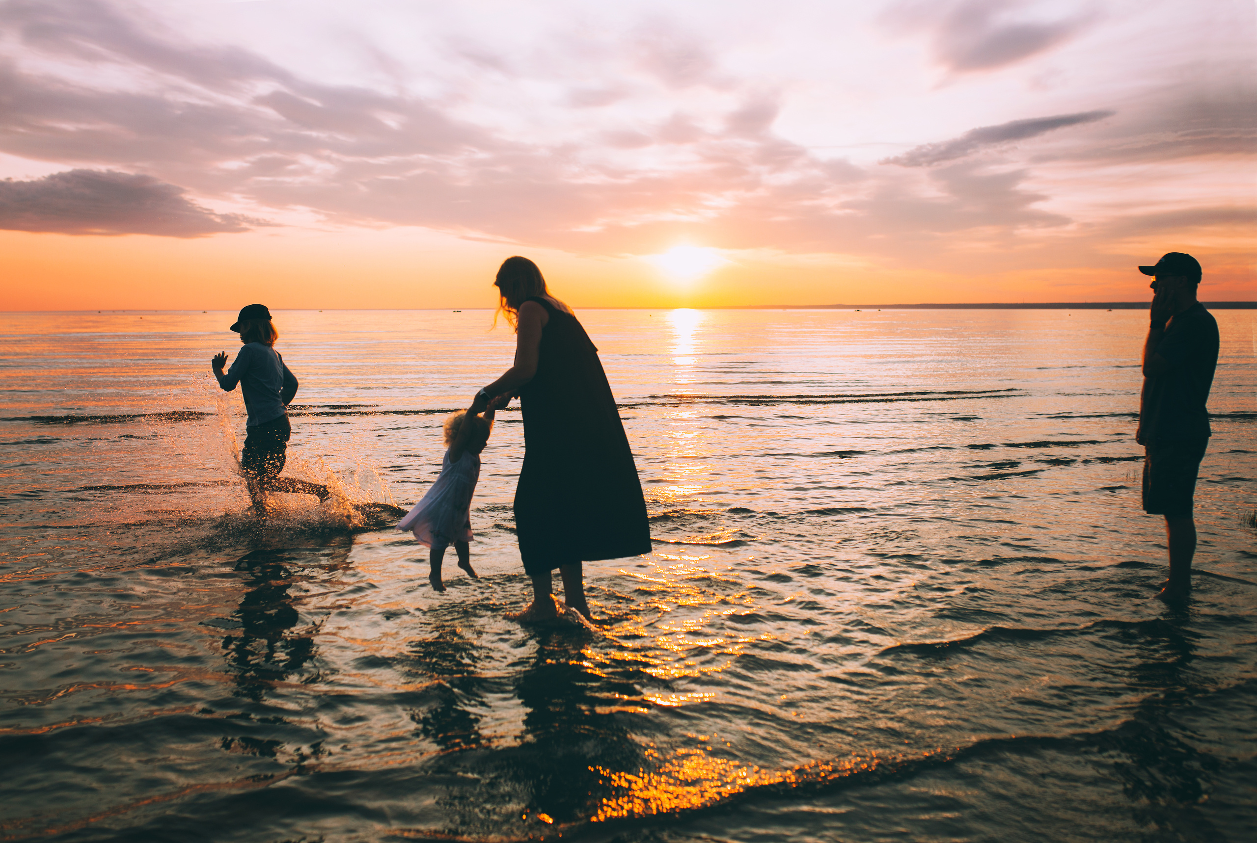 Оля Кирилл Матвей и Марта. Свадебный и семейный пленочный фотограф в Петербурге Истомина Ирина
