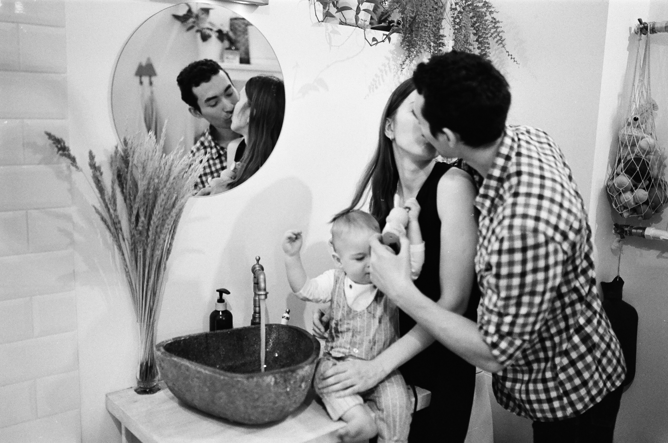 Настя Петя и Ваня. Свадебный и семейный пленочный фотограф в Петербурге Истомина Ирина