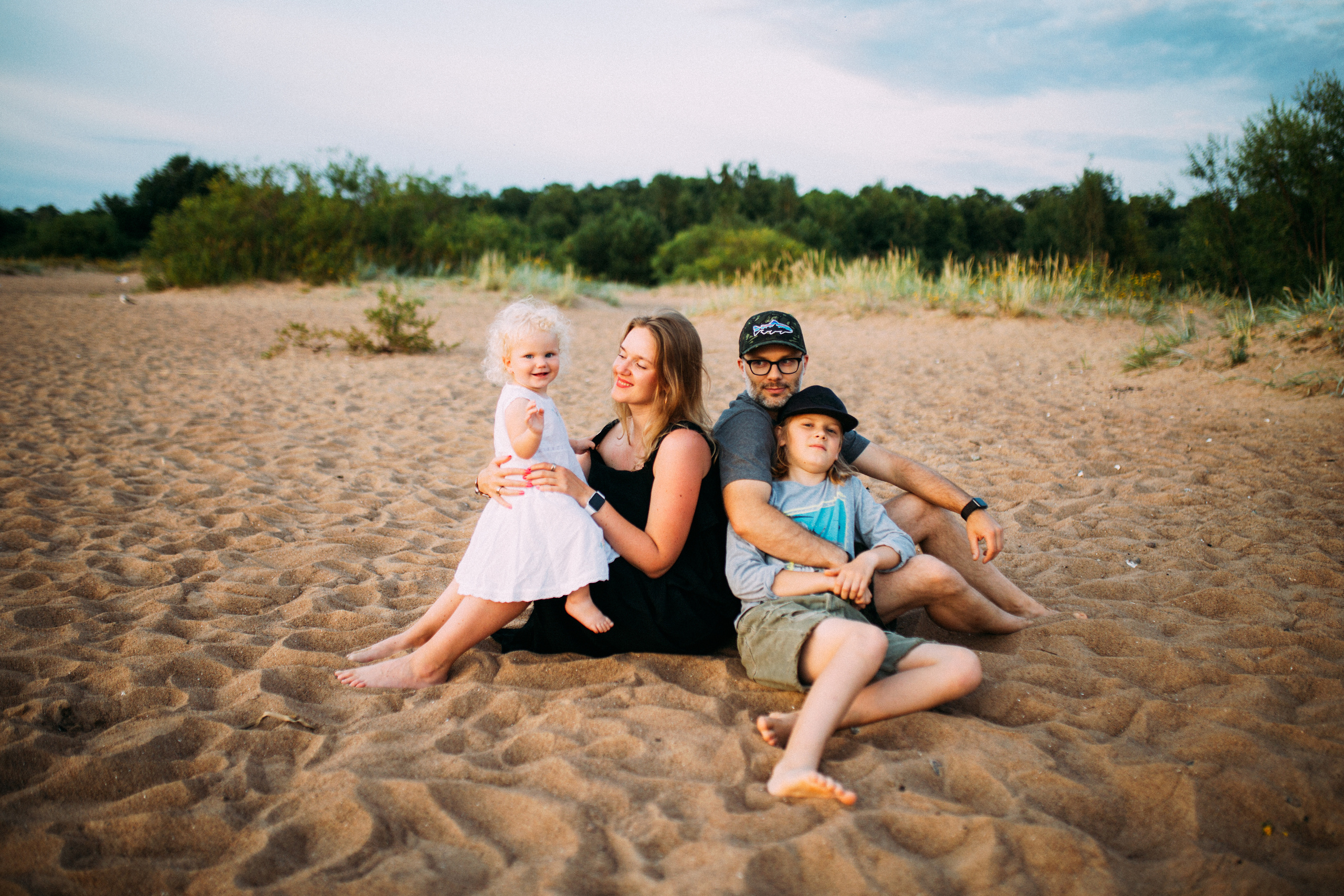 Оля Кирилл Матвей и Марта. Свадебный и семейный пленочный фотограф в Петербурге Истомина Ирина