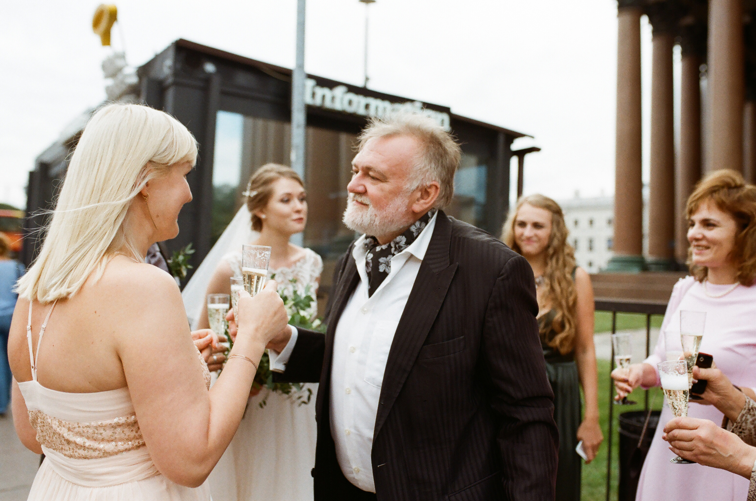АЛЕКСАНДРА и СЕРГЕЙ. Свадебный и семейный пленочный фотограф в Петербурге Истомина Ирина