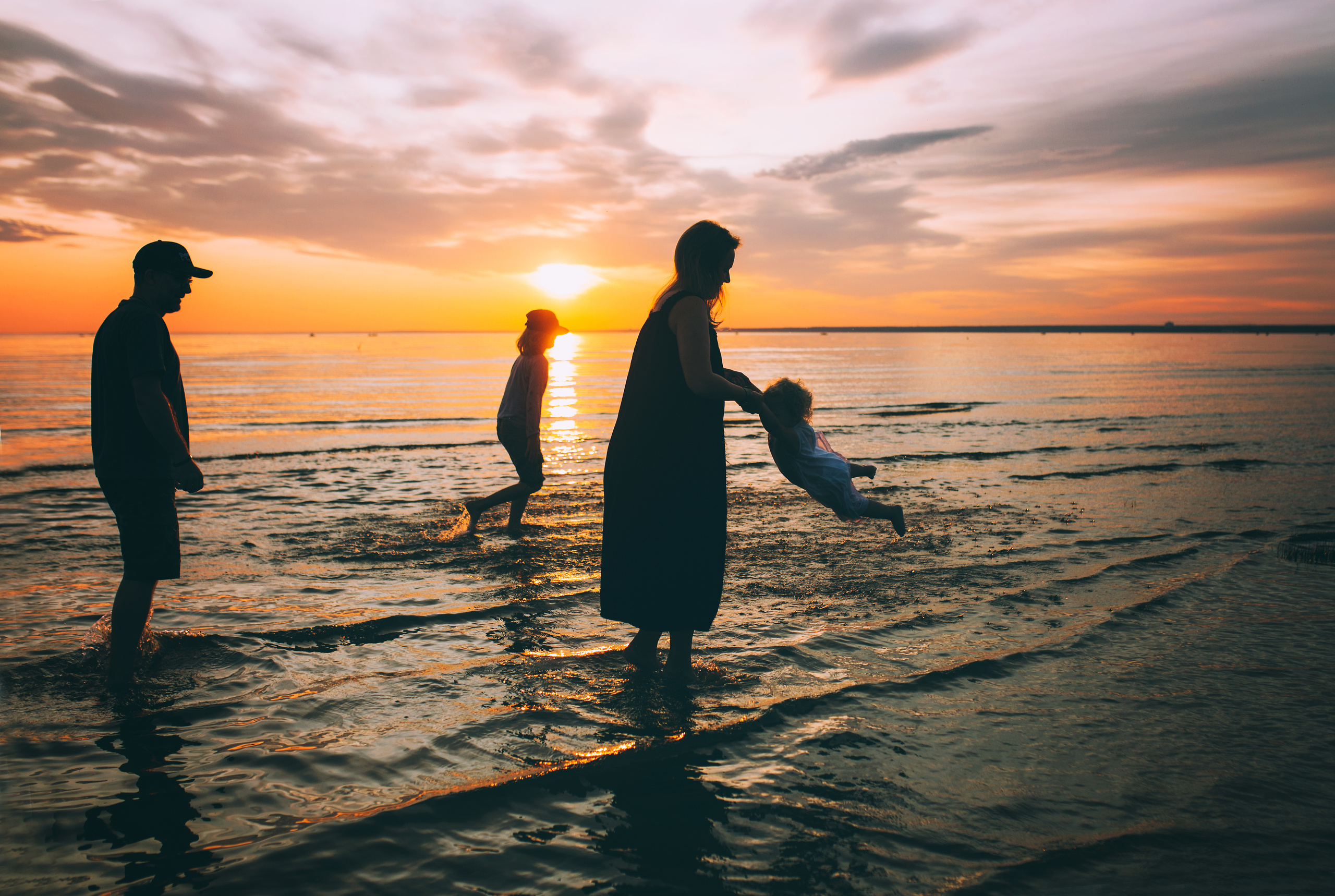 Оля Кирилл Матвей и Марта. Свадебный и семейный пленочный фотограф в Петербурге Истомина Ирина