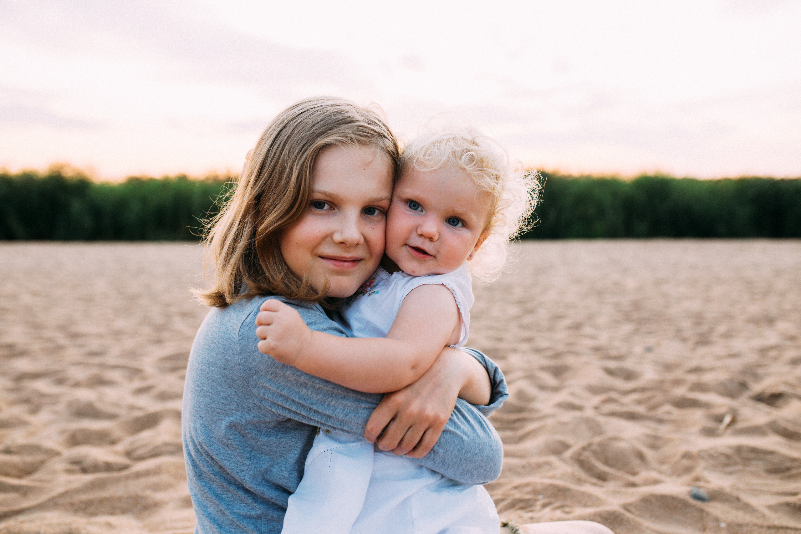 Оля Кирилл Матвей и Марта. Свадебный и семейный пленочный фотограф в Петербурге Истомина Ирина