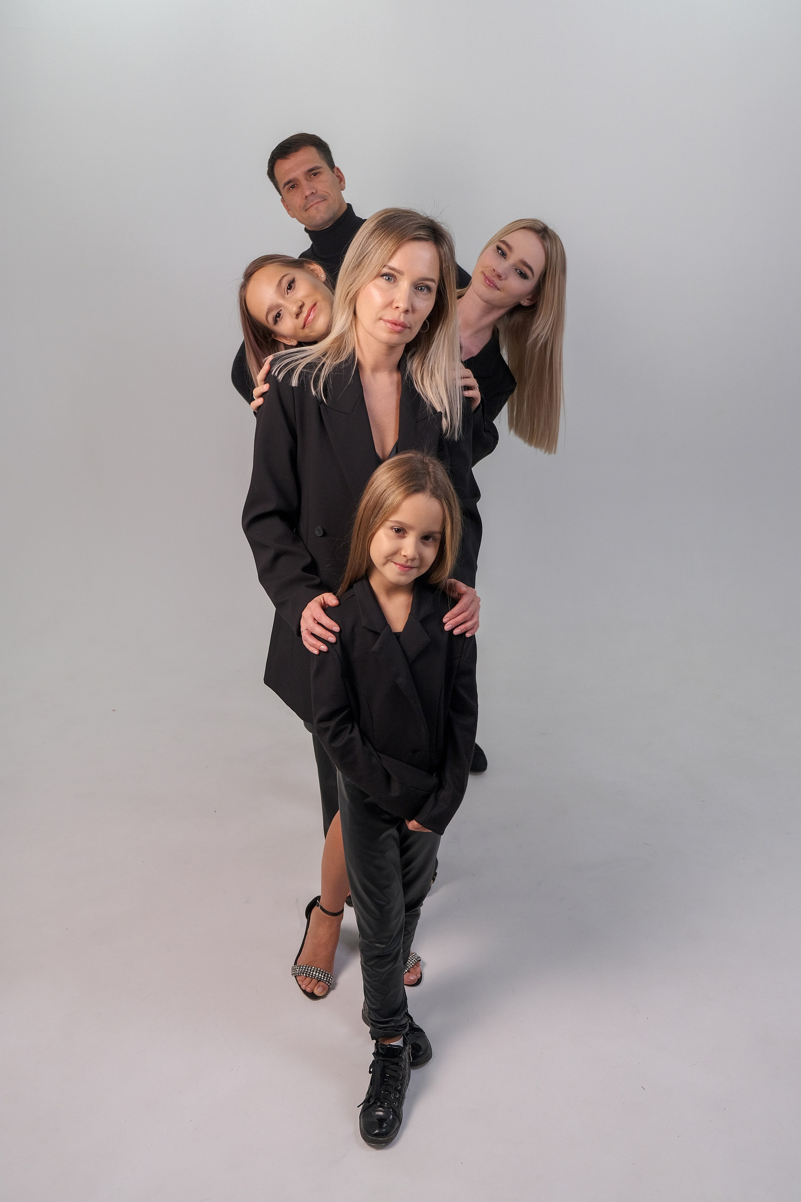 Новый год, фотосессия в студии. Профессиональная фотосъемка в Крыму. Натуральные эмоции и живые кадры. Забронируйте дату прямо сейчас!