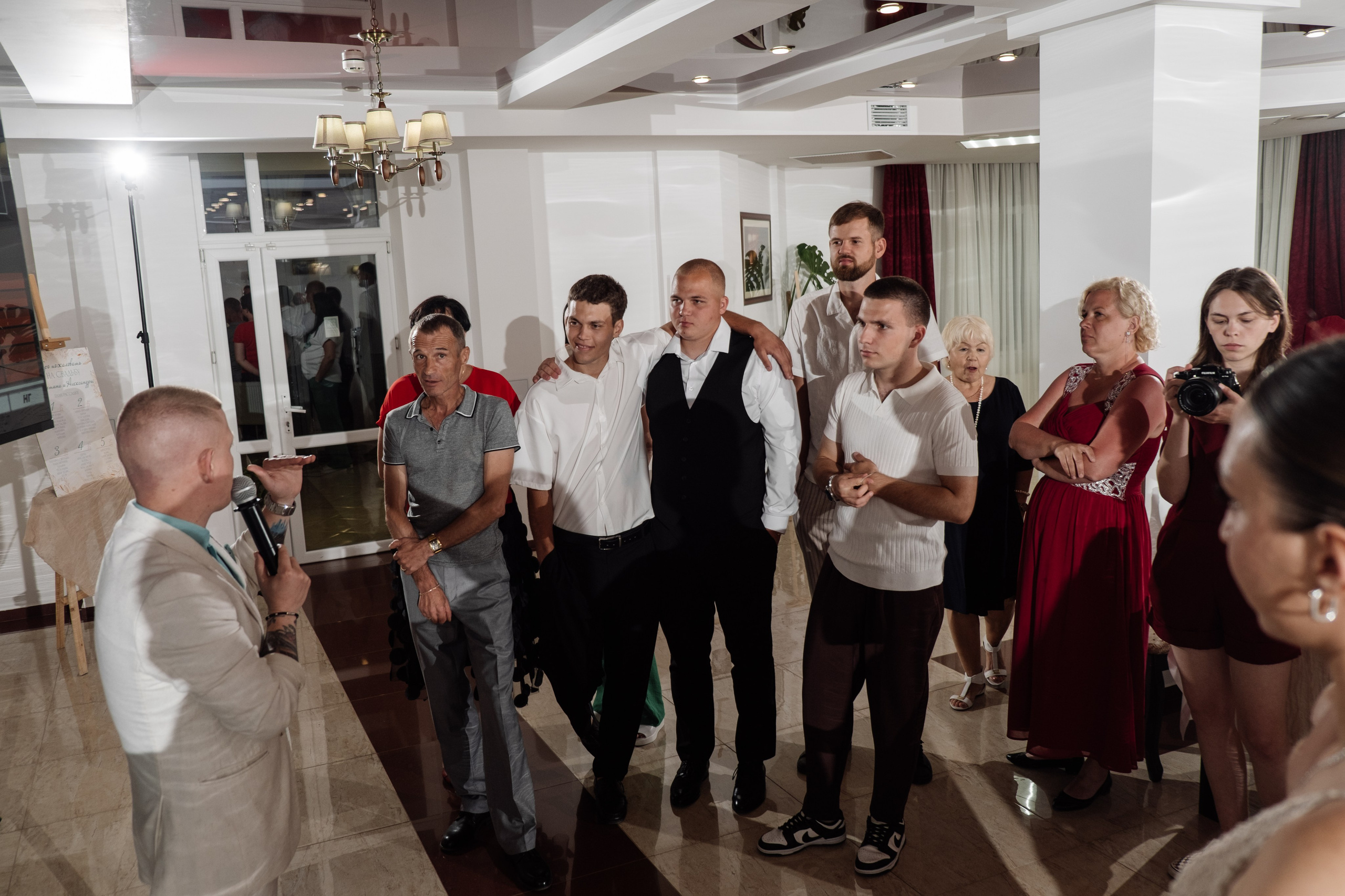 Свадебный ретопртаж. Профессиональная фотосъемка в Крыму. Натуральные эмоции и живые кадры. Забронируйте дату прямо сейчас!