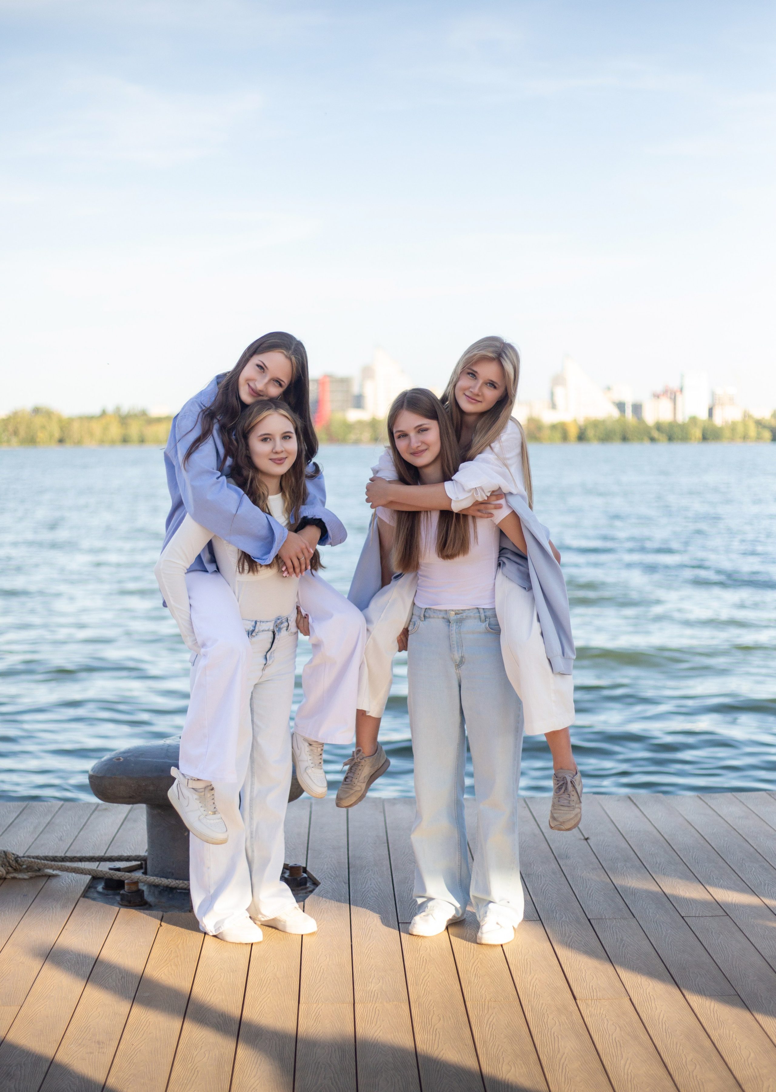 Петровская Набережная. Выпускные альбомы Воронеж " СОКОЛ фото»