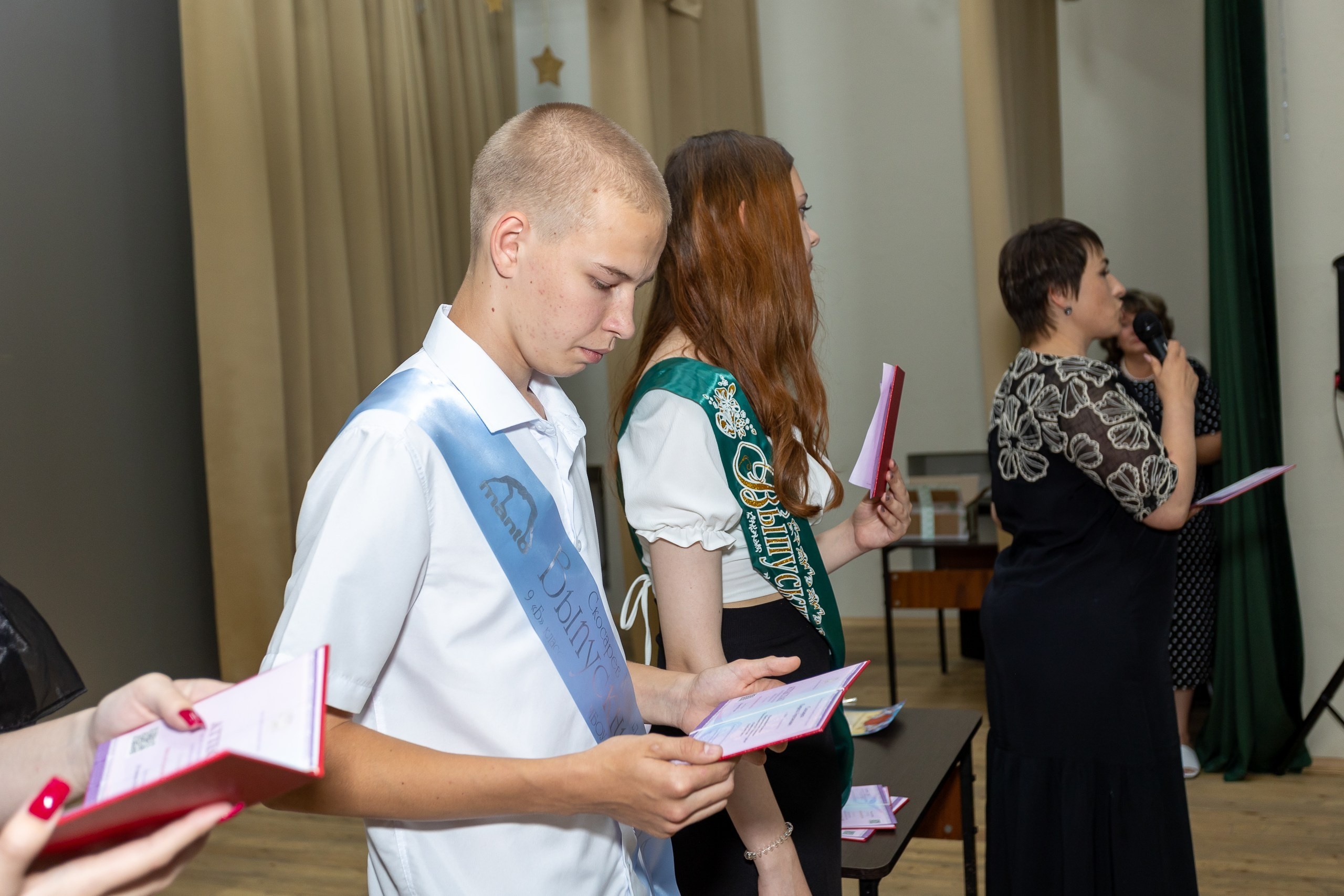 Вручение аттестата и выпускной вечер. Выпускные альбомы Майкоп, Краснодар Елена Золотарева