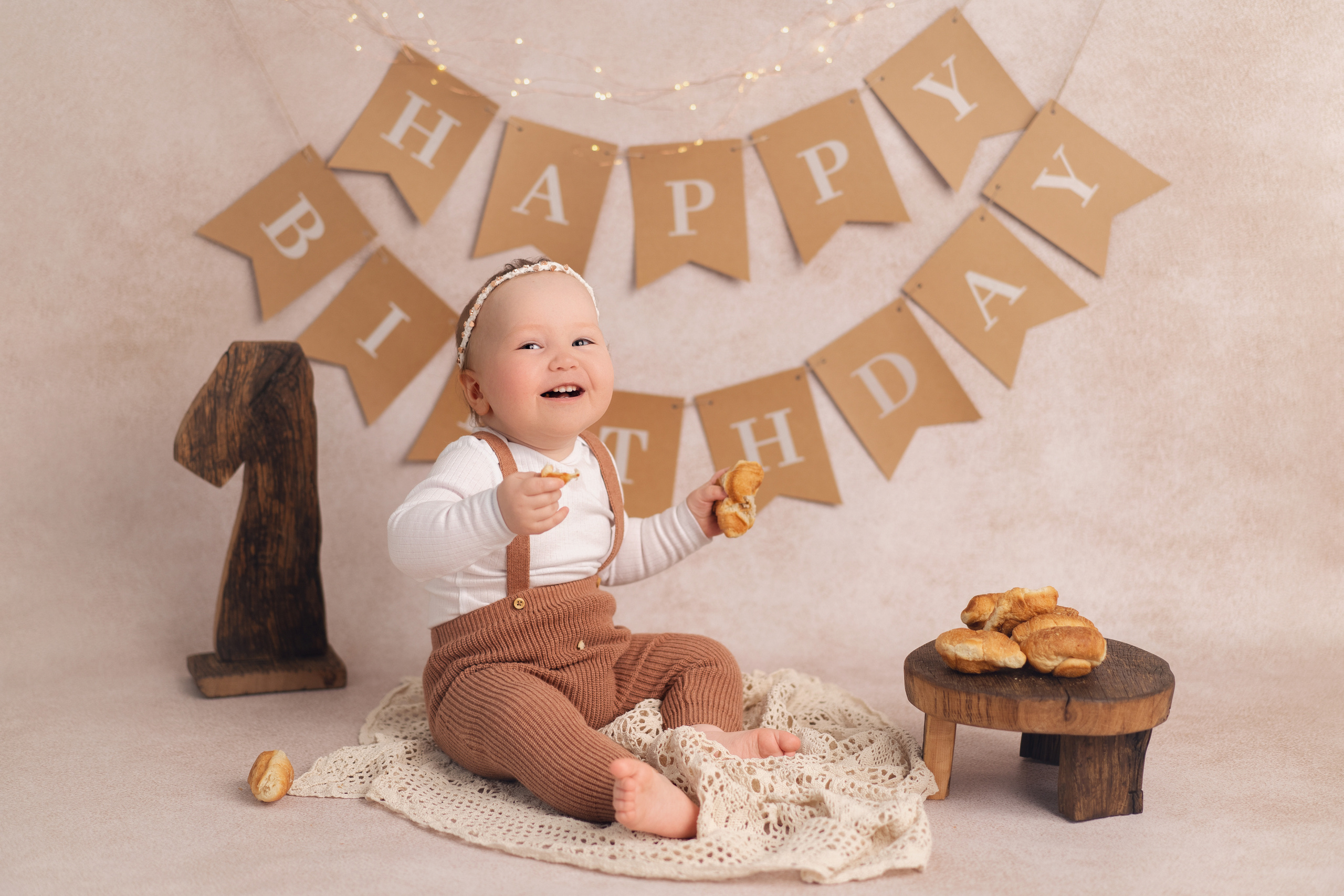 Эмилия годик. Фотограф новорождённых малышей в Уфе