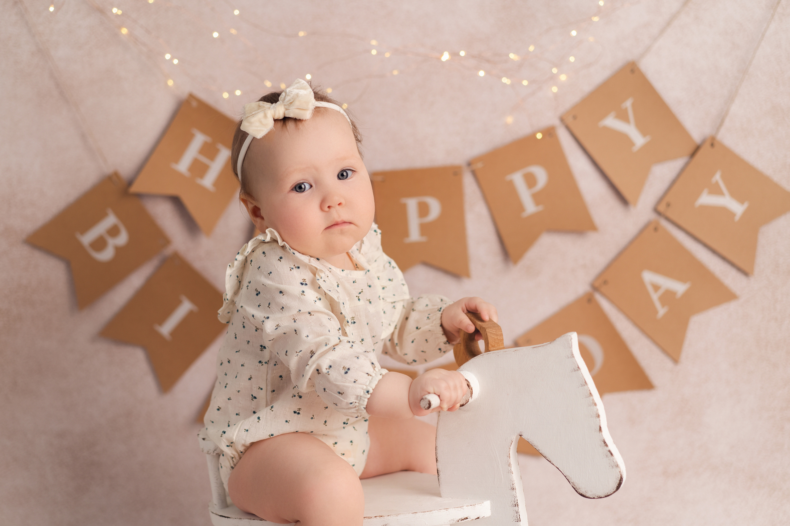 Эмилия годик. Фотограф новорождённых малышей в Уфе