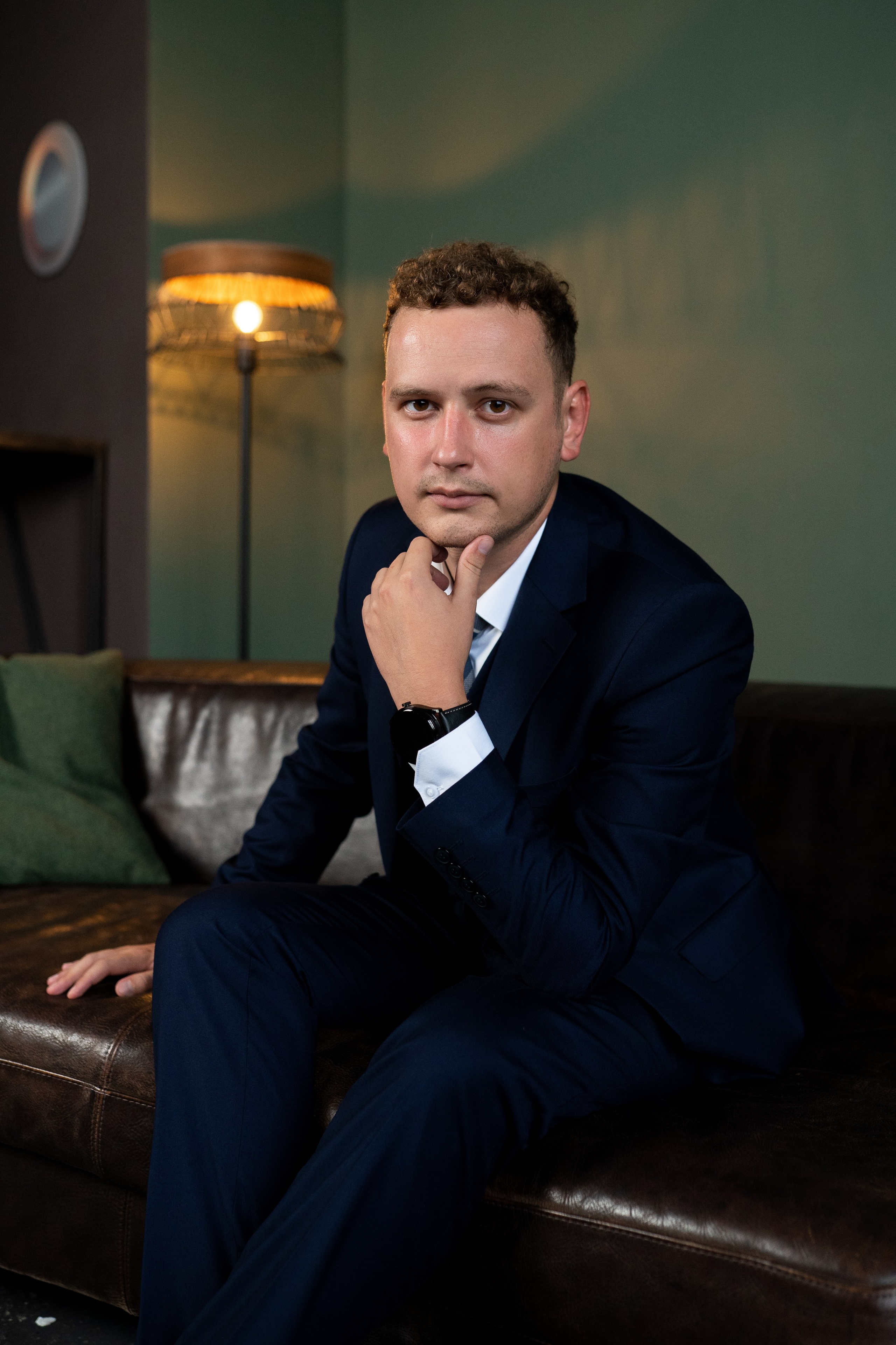 Дмитрий. Деловая мужская фотосессия в фотостудии. Фотограф в Самаре Иван Булатов