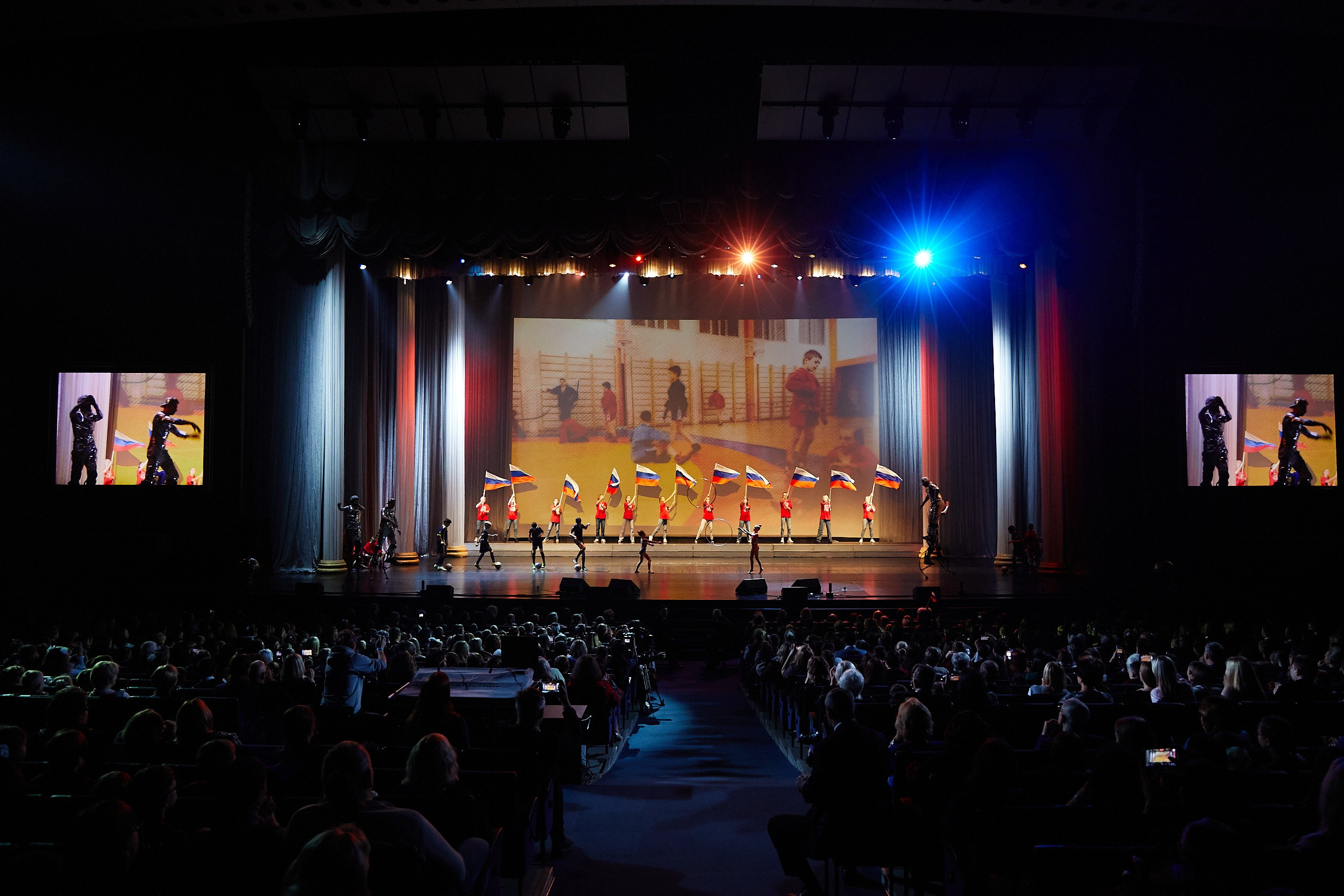 30-летний юбилей гимназии № 642 «Земля и Вселенная». Алексей Соколов. Фотограф. Санкт-Петербург