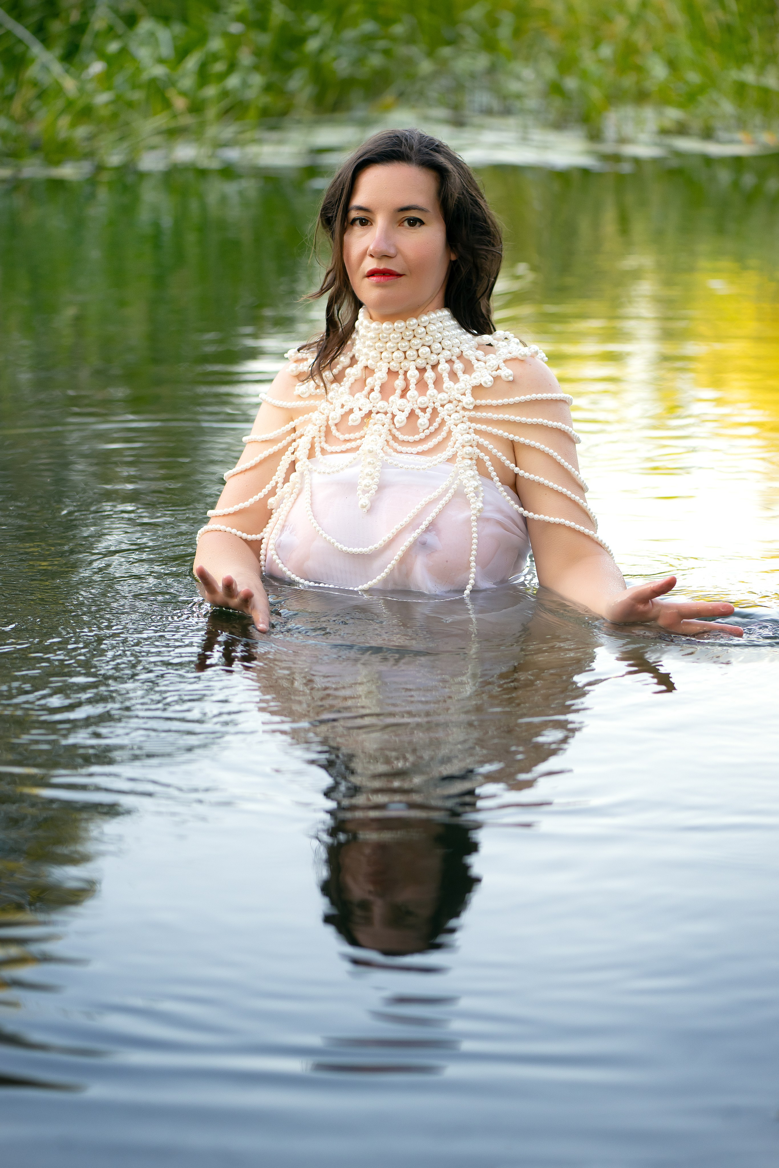 Платье, бусы и вода...... Главная