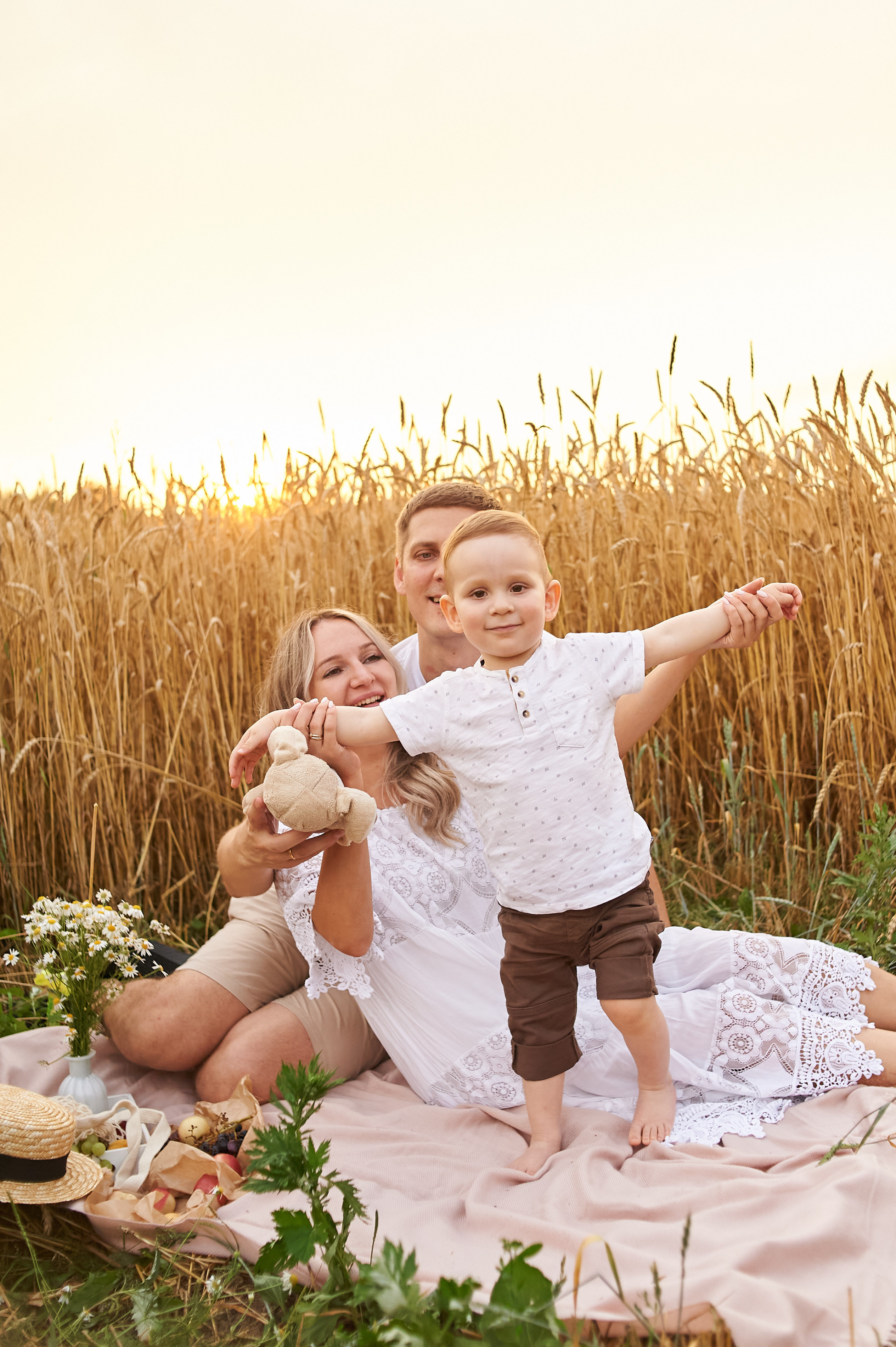В пшеничном поле. Семейный и детский фотограф в г. Ногинске Ангелина Хасанова