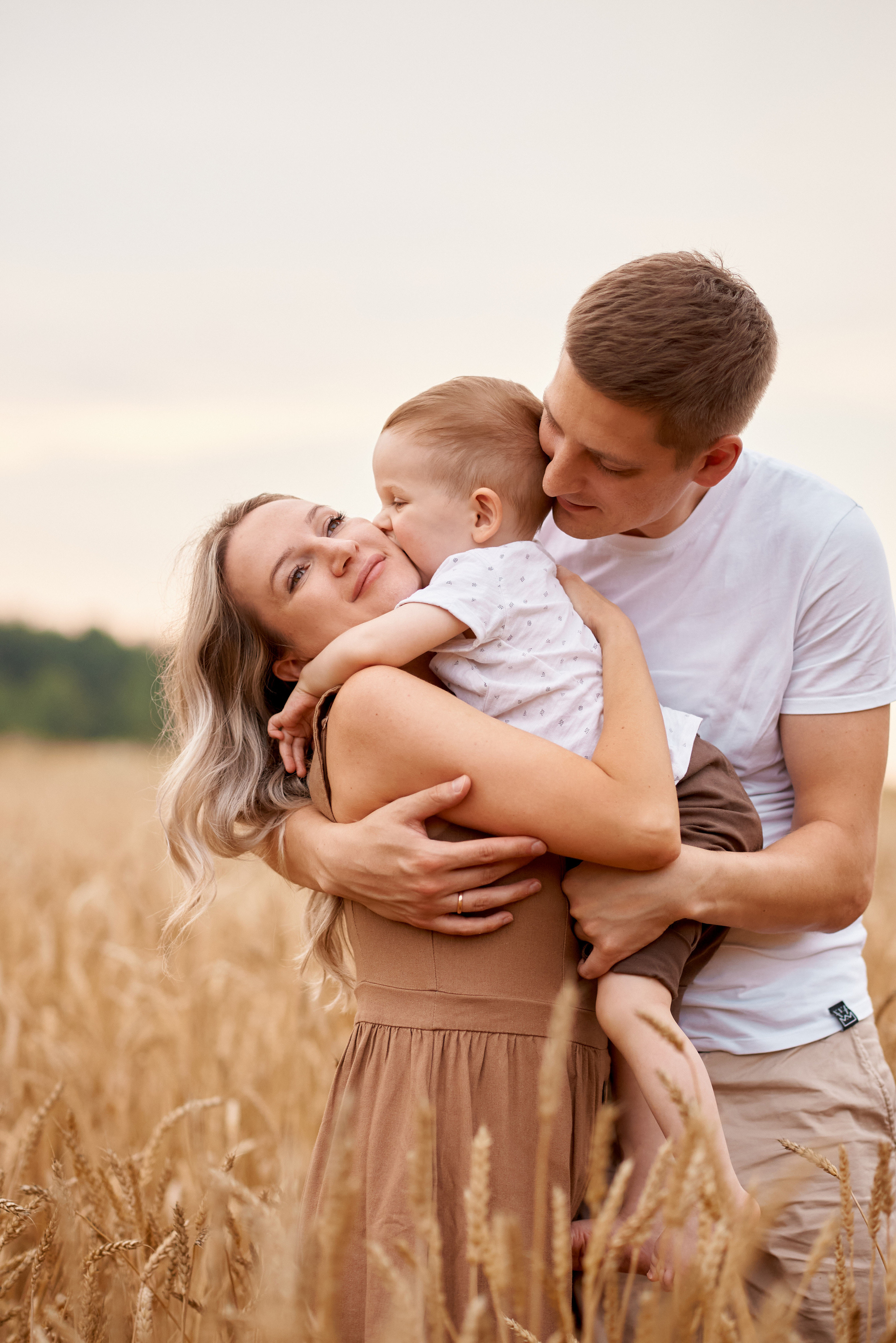 В пшеничном поле. Семейный и детский фотограф в г. Ногинске Ангелина Хасанова