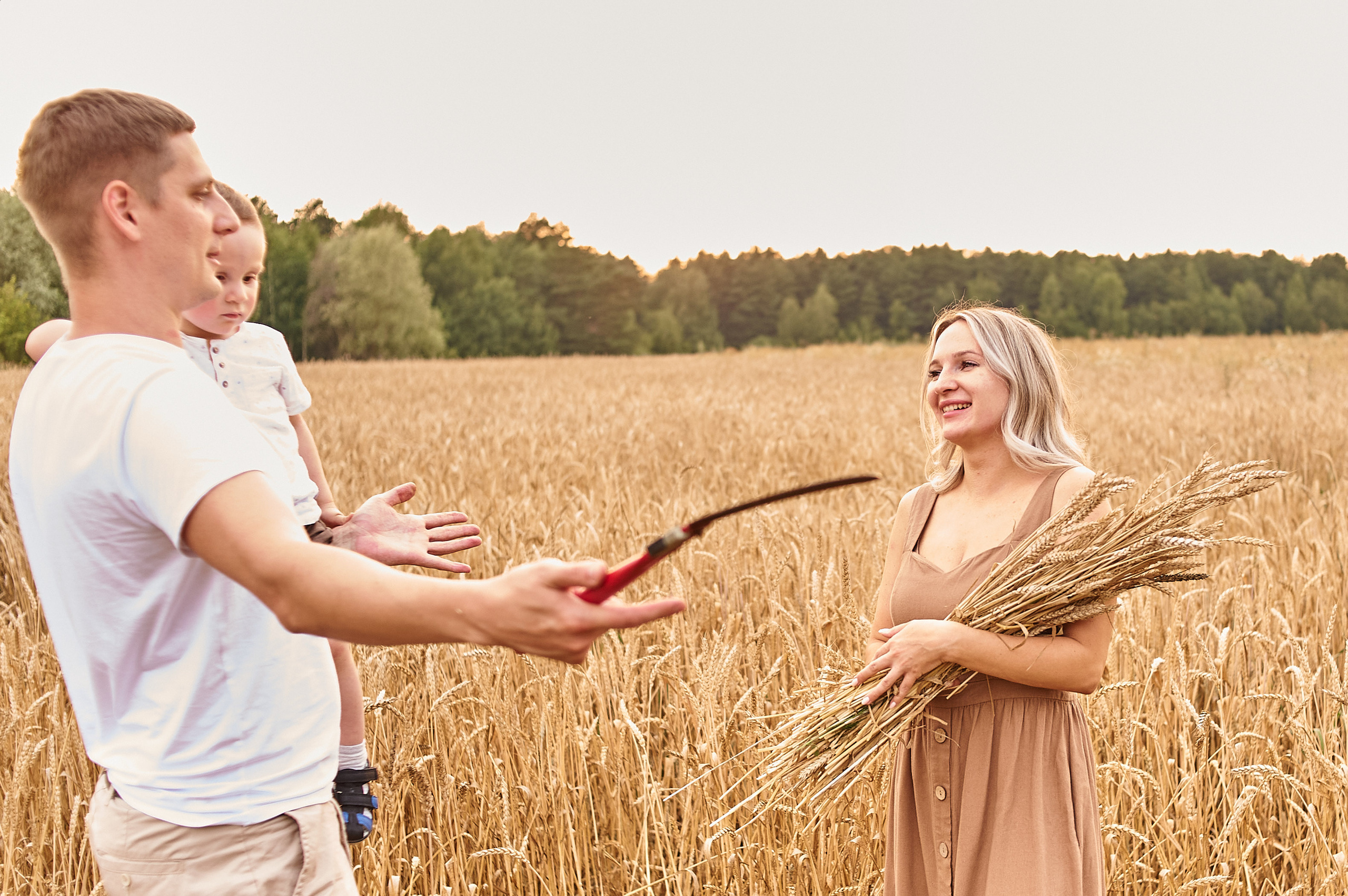 В пшеничном поле. Семейный и детский фотограф в г. Ногинске Ангелина Хасанова