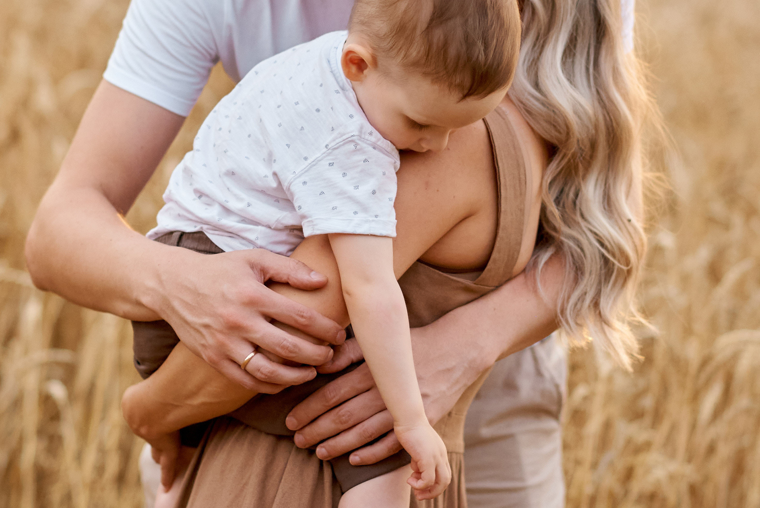 В пшеничном поле. Семейный и детский фотограф в г. Ногинске Ангелина Хасанова