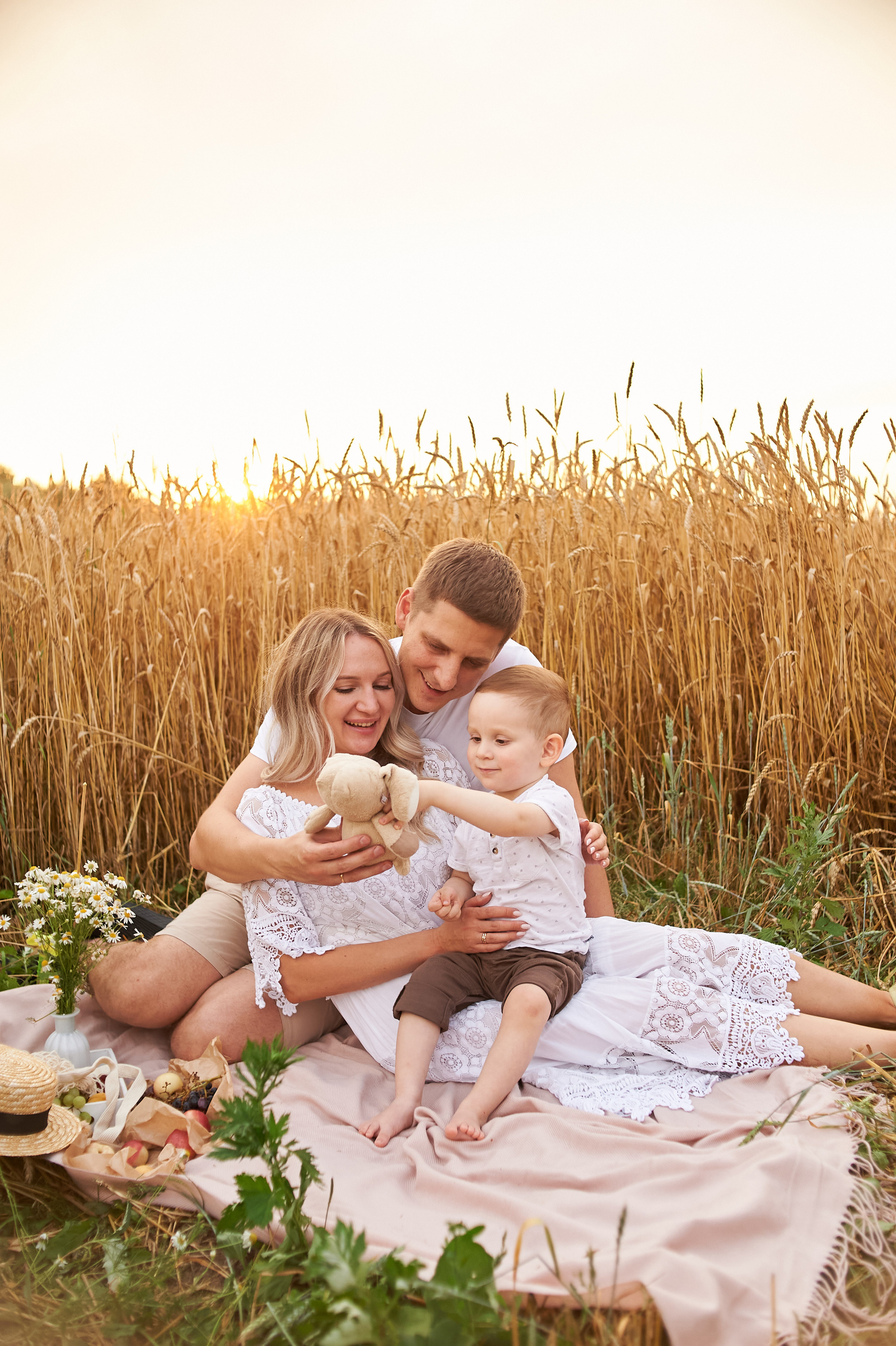 В пшеничном поле. Семейный и детский фотограф в г. Ногинске Ангелина Хасанова