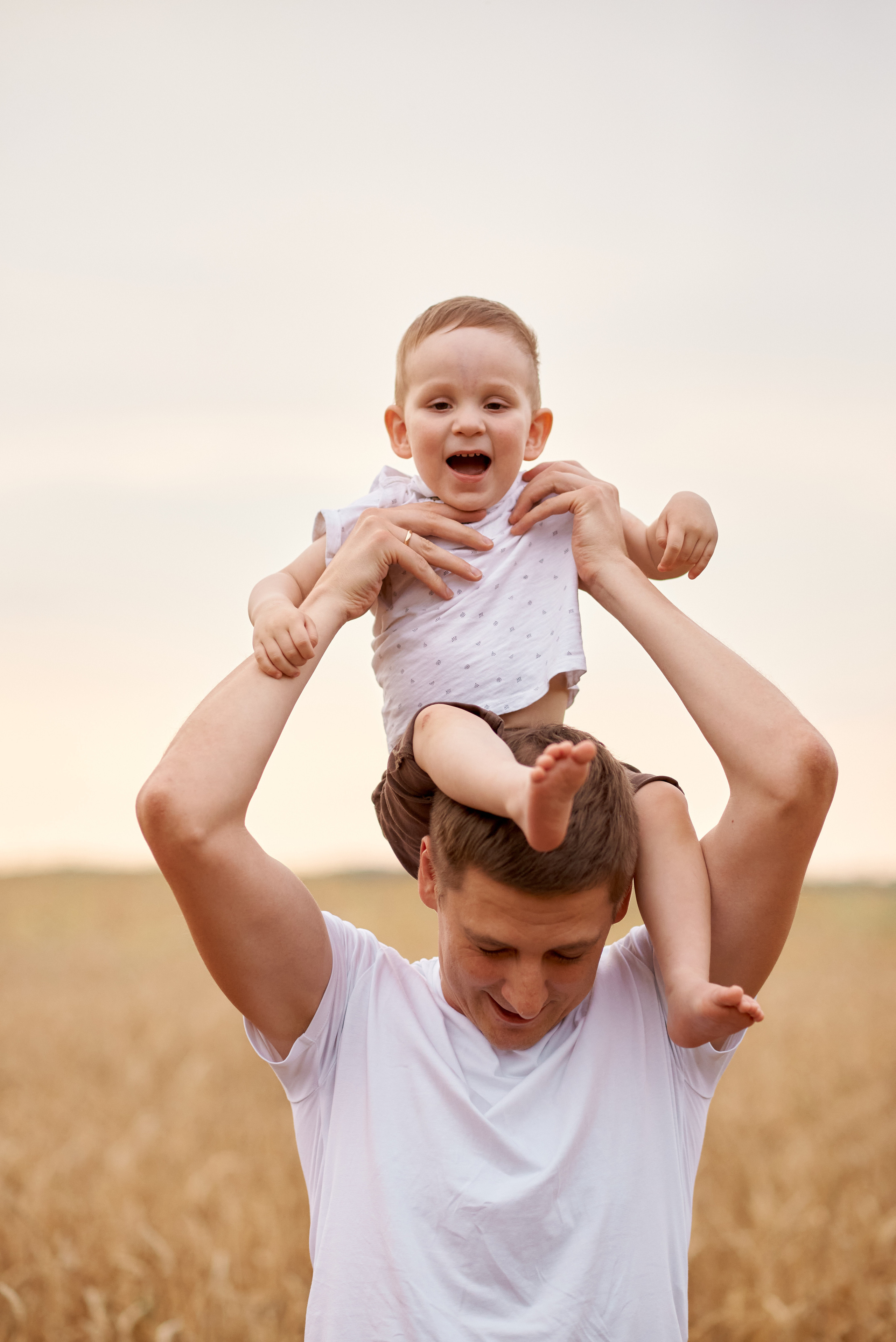 В пшеничном поле. Семейный и детский фотограф в г. Ногинске Ангелина Хасанова