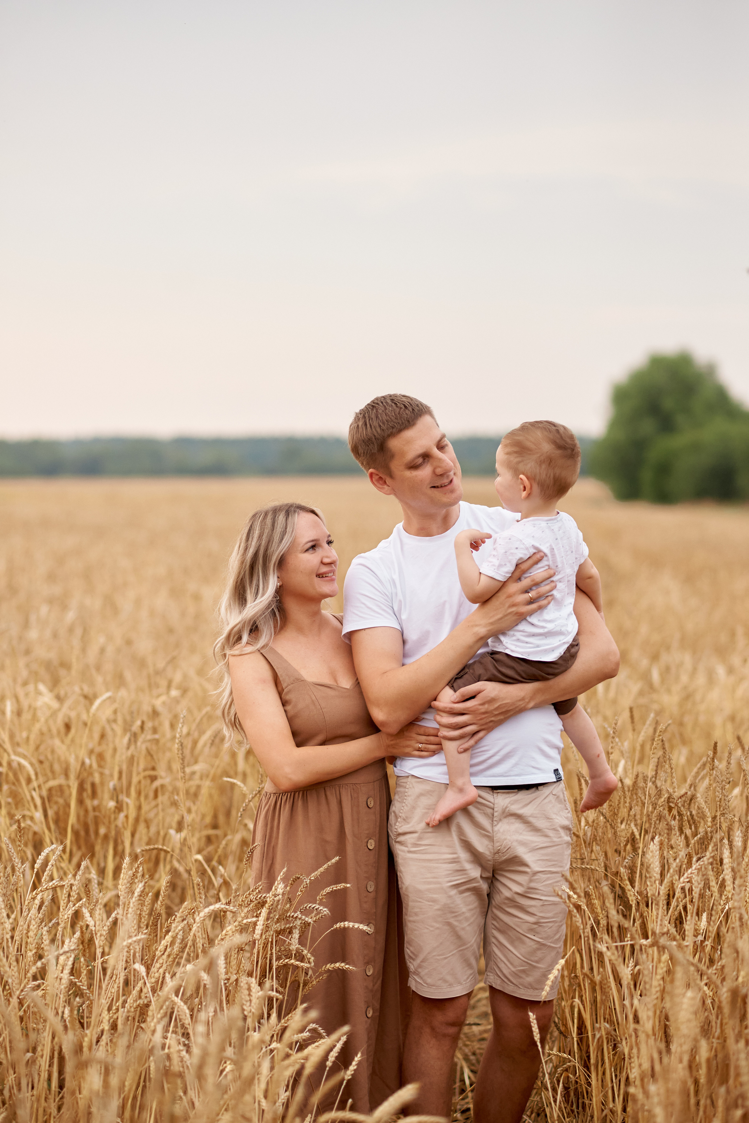 В пшеничном поле. Семейный и детский фотограф в г. Ногинске Ангелина Хасанова